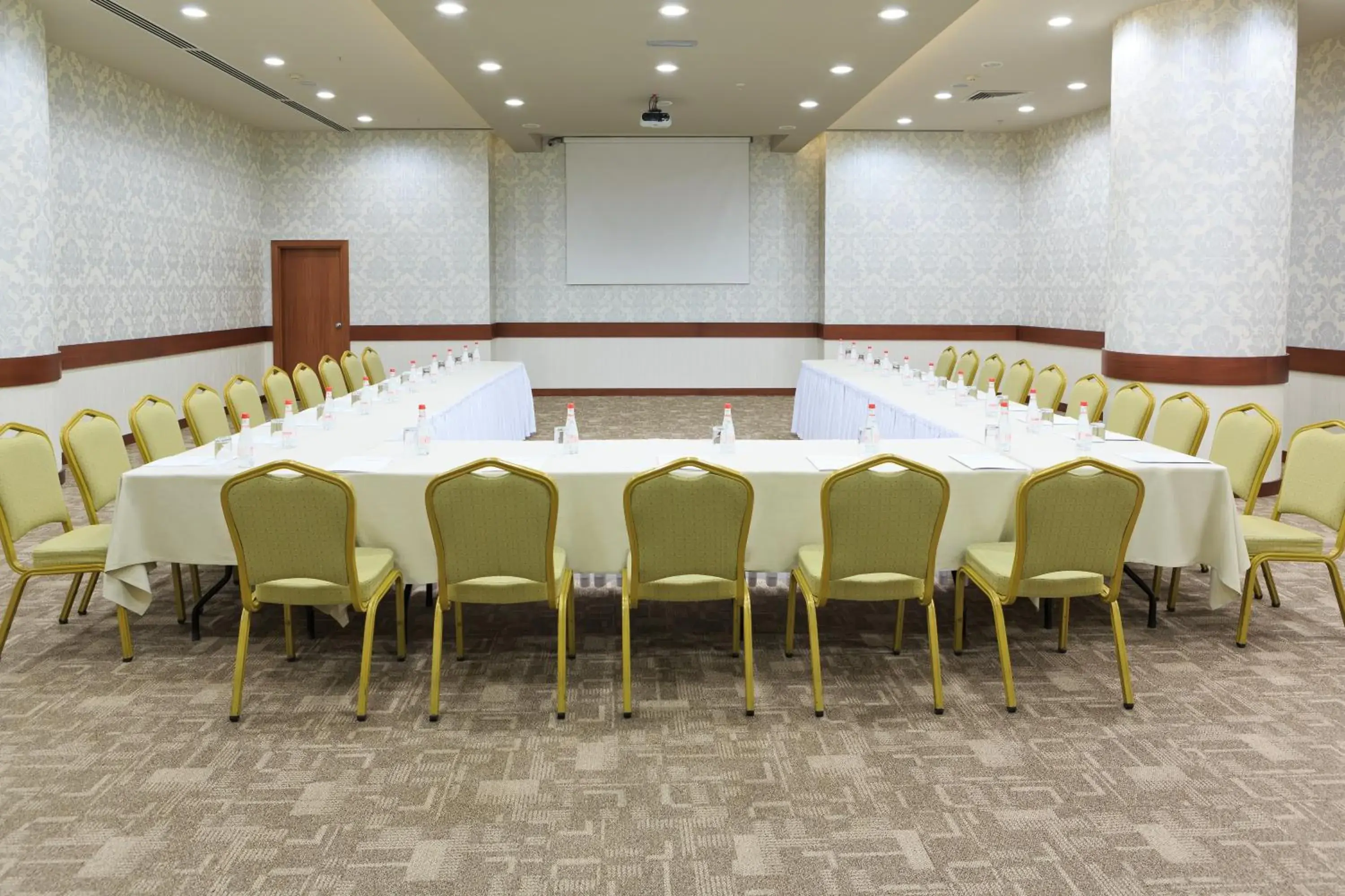 Meeting/conference room in Limak Ambassadore Hotel Ankara