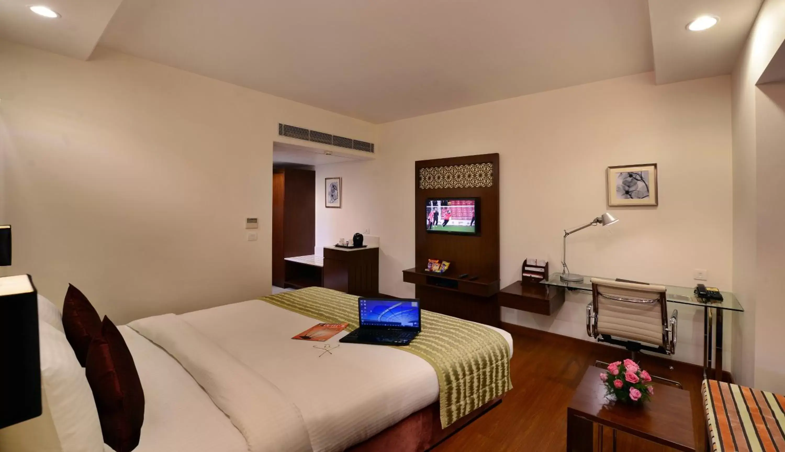 Photo of the whole room, Bed in Lords Inn Jodhpur Photo of the whole room, Bed in Lords Inn Jodhpur