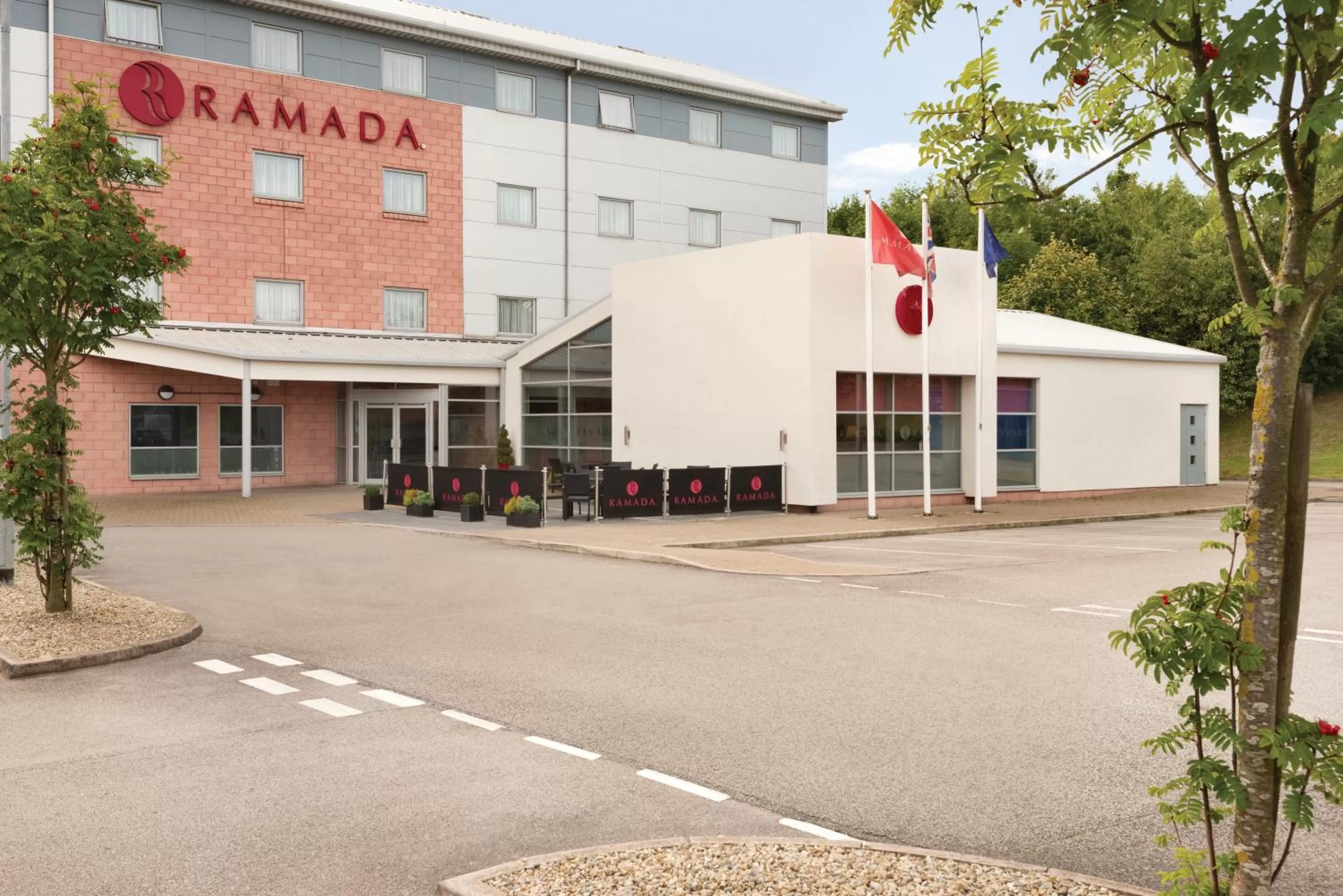 Facade/entrance in Ramada Wakefield