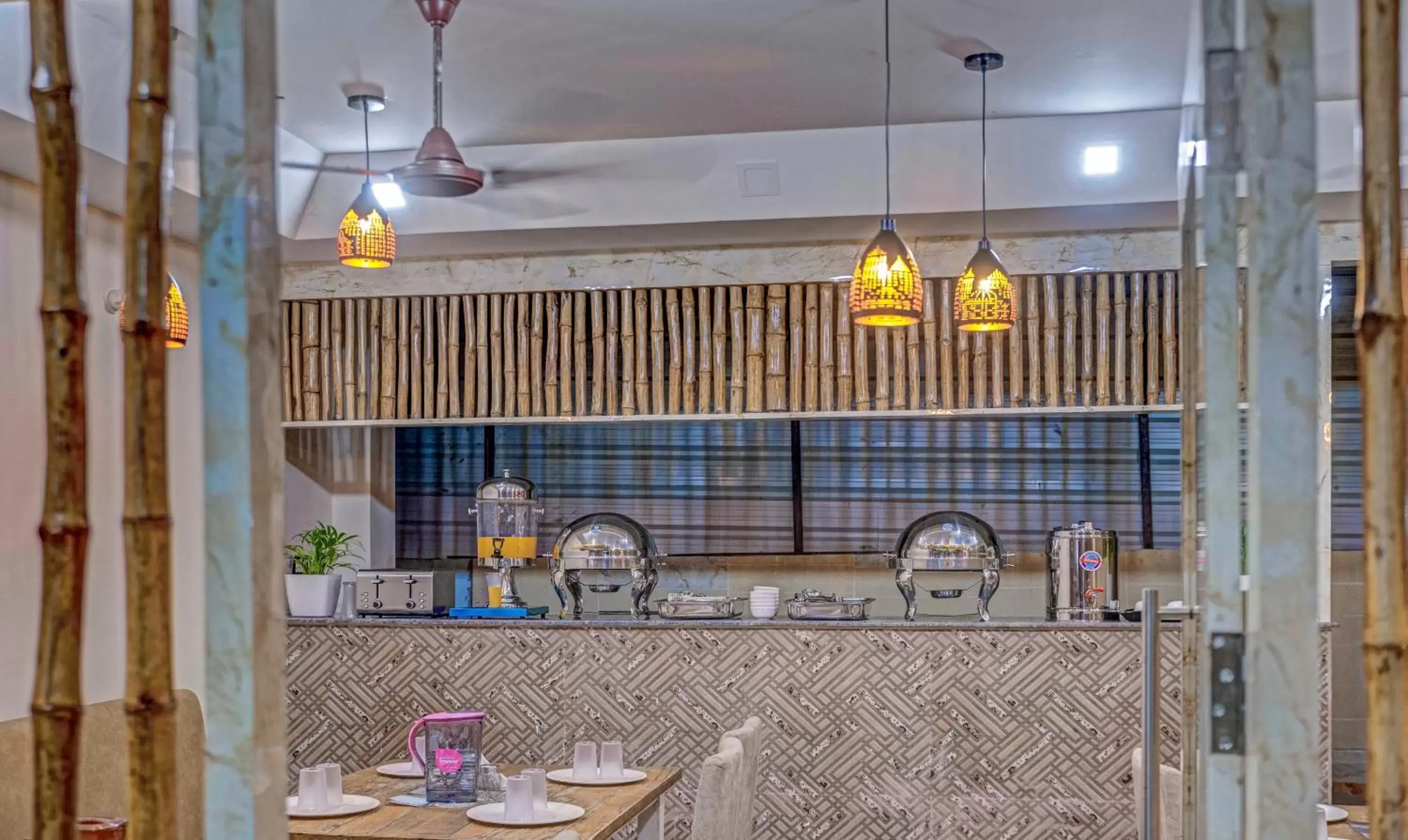 Food and drinks in Treebo Seven Inn Food and drinks in Treebo Seven Inn