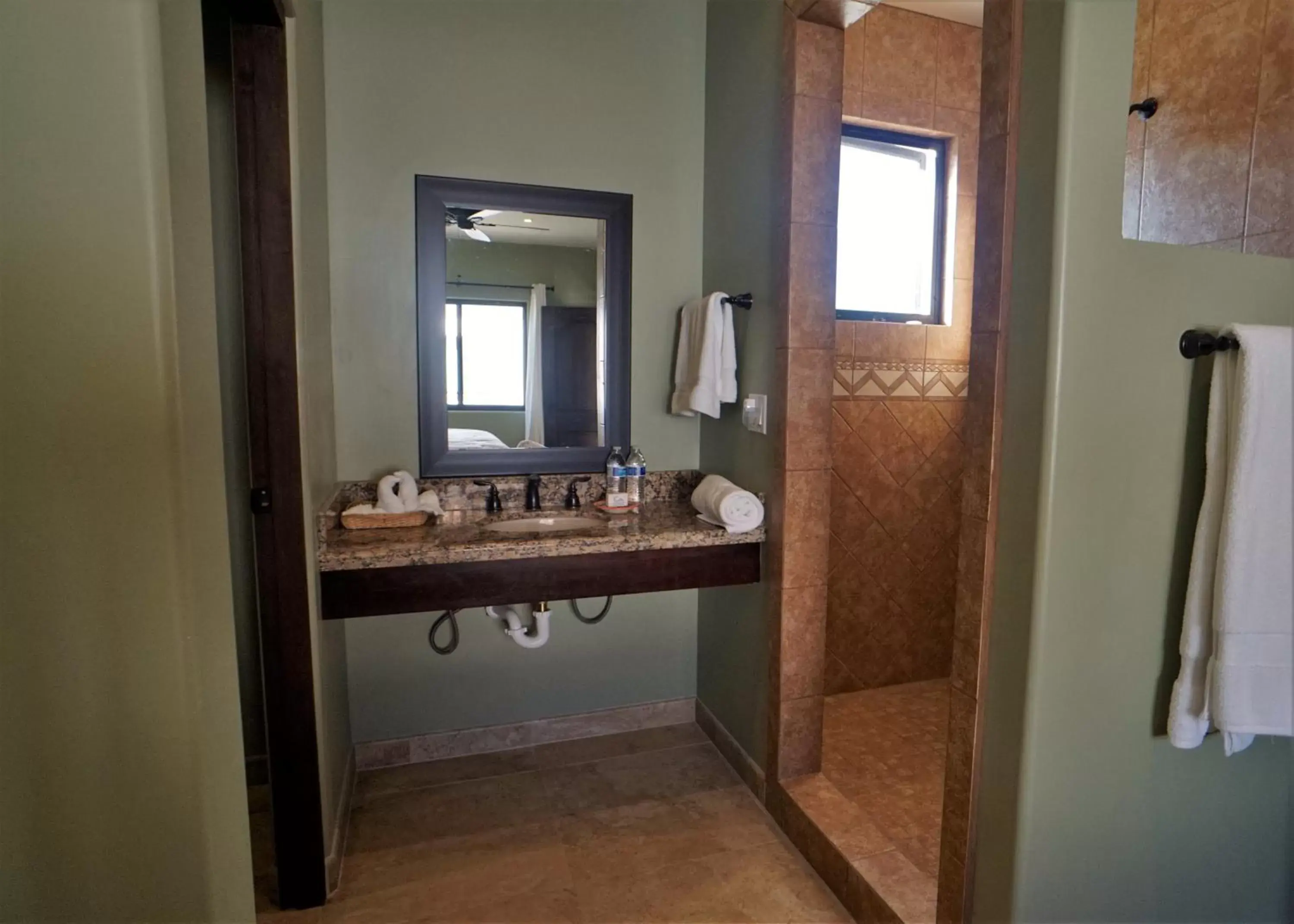 Bathroom in Cerritos Beach Inn