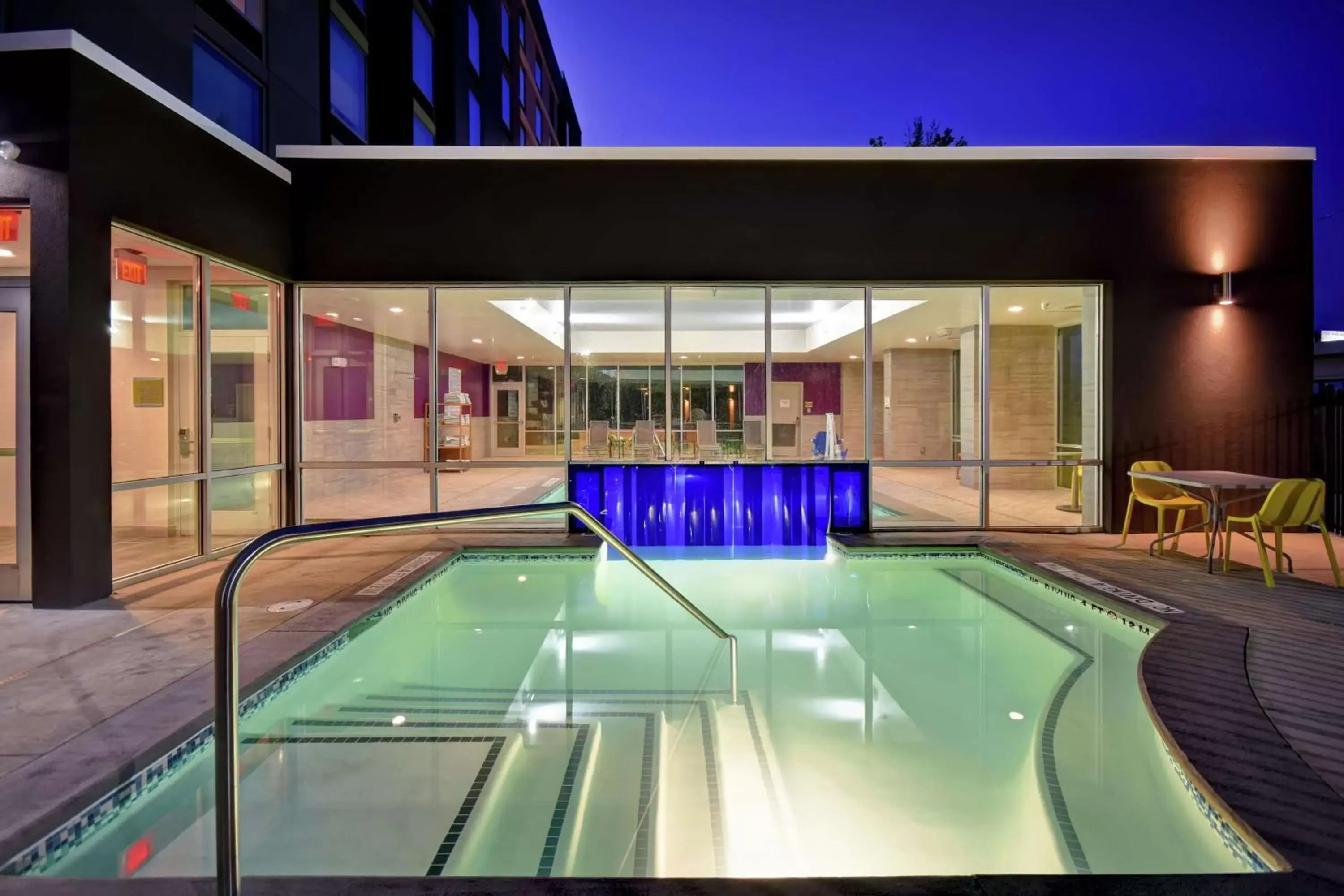 Property building, Swimming Pool in Home2 Suites By Hilton Atlanta Marietta, Ga