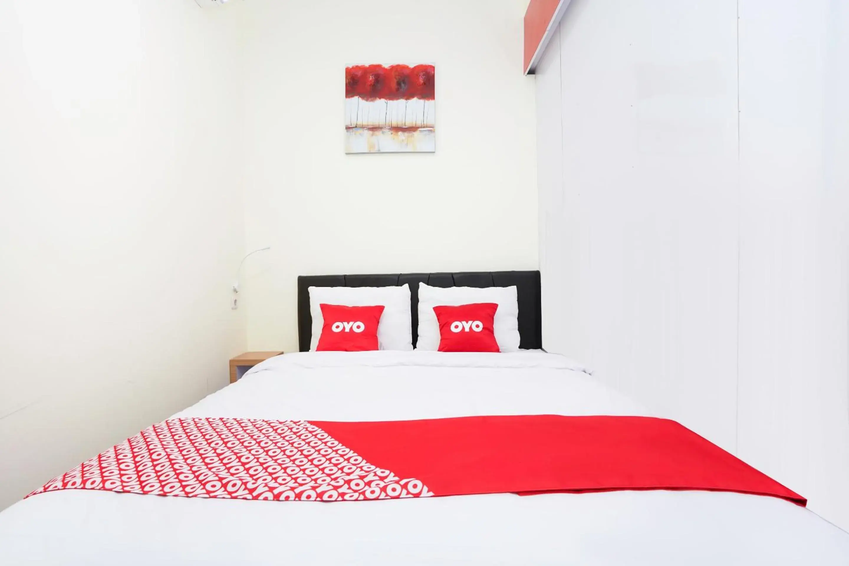 Bedroom, Bed in SUPER OYO Flagship 3688 Pot Art