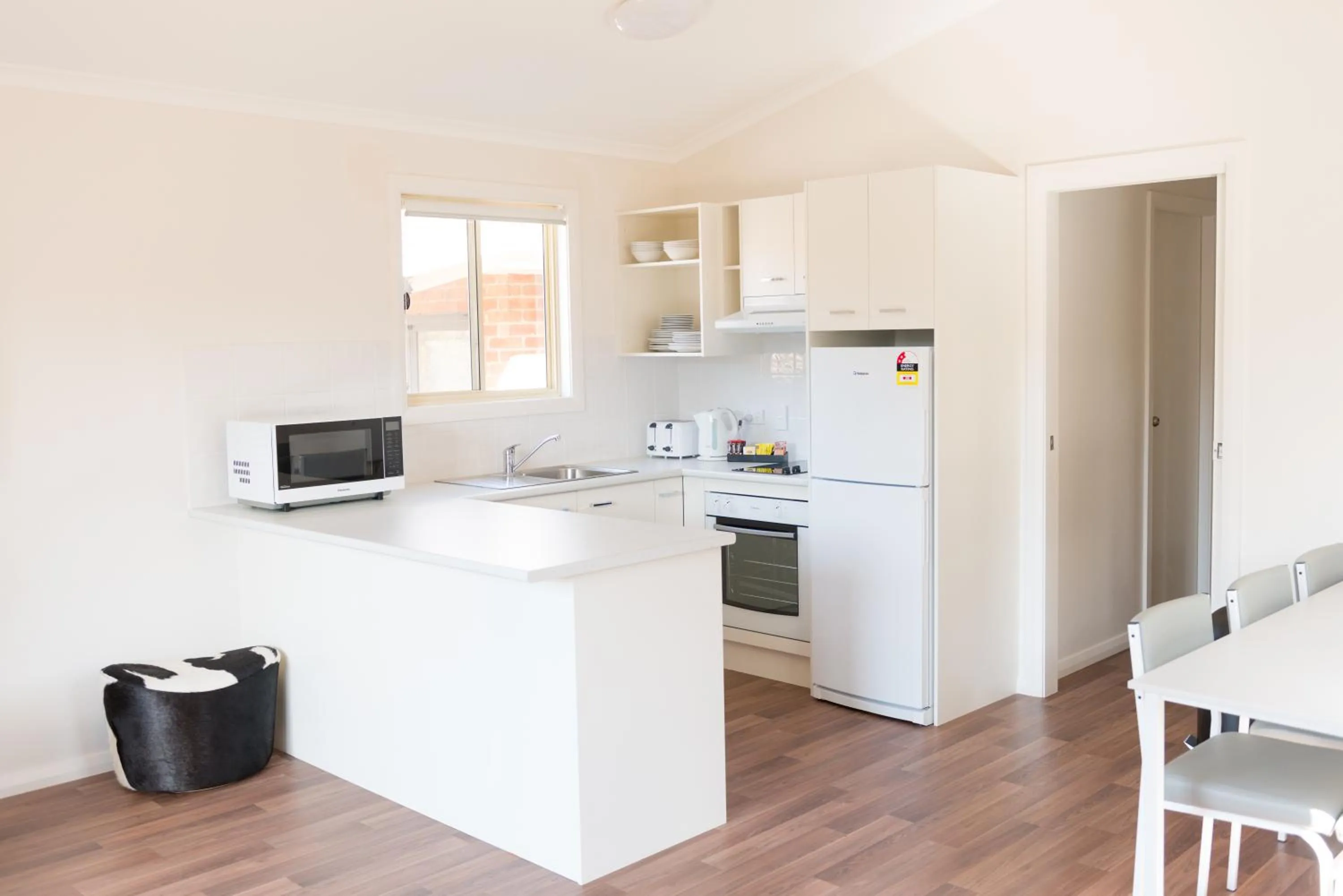Kitchen or kitchenette in Ballarat Colonial Motor Inn