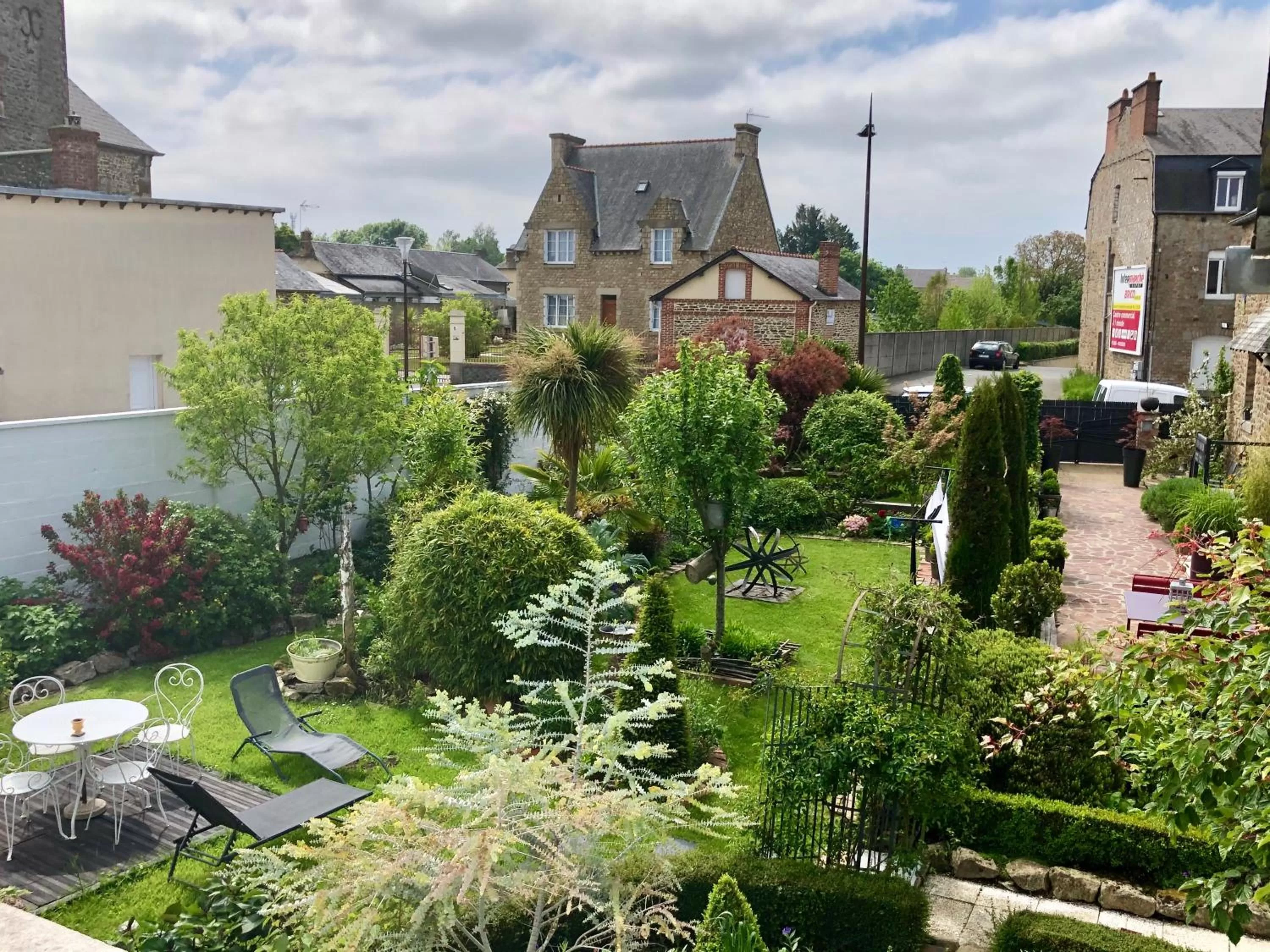 Garden view in Le Grenier du Jardin