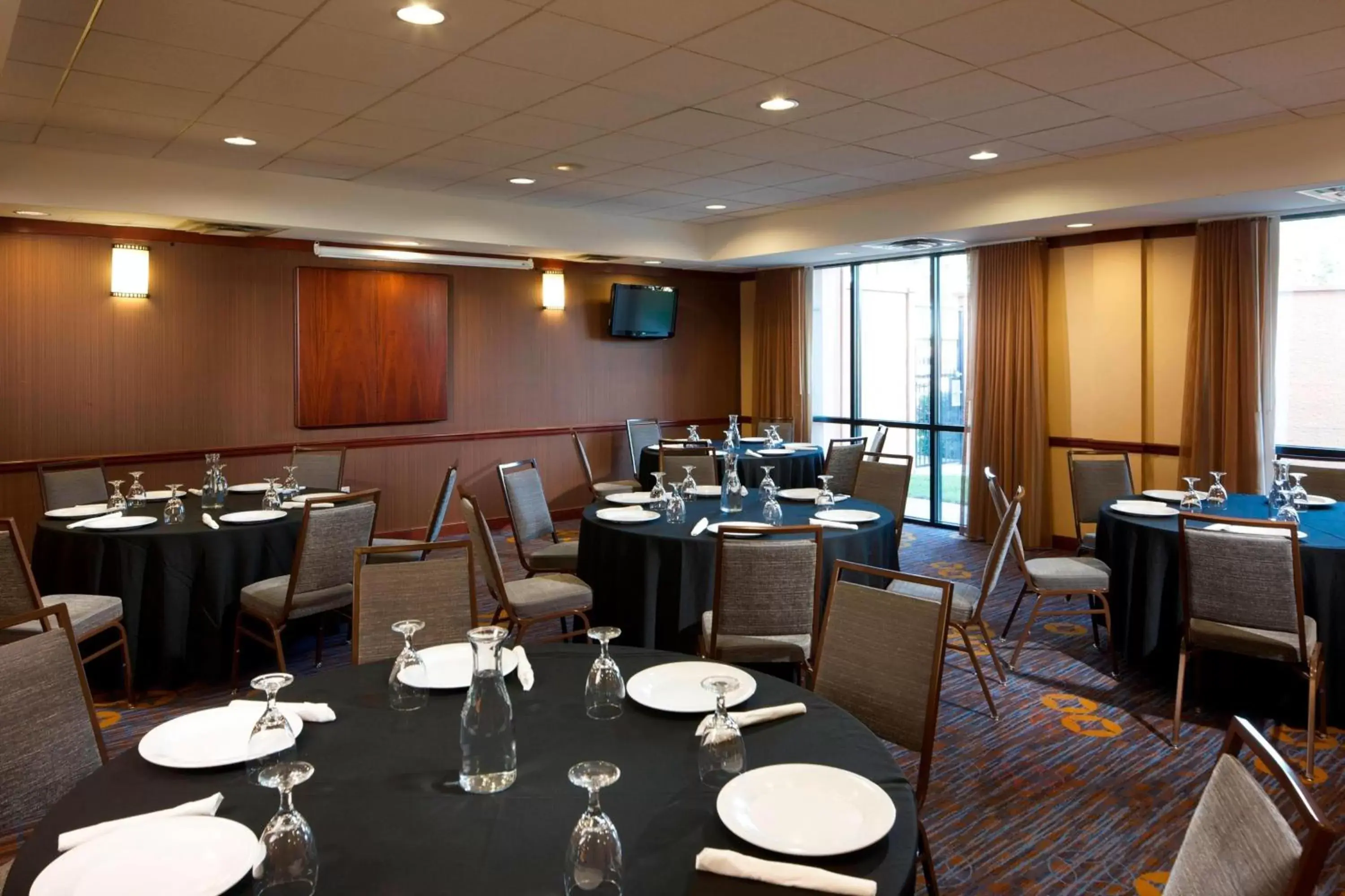 Meeting/conference room, Restaurant/Places to Eat in Courtyard by Marriott Brownsville