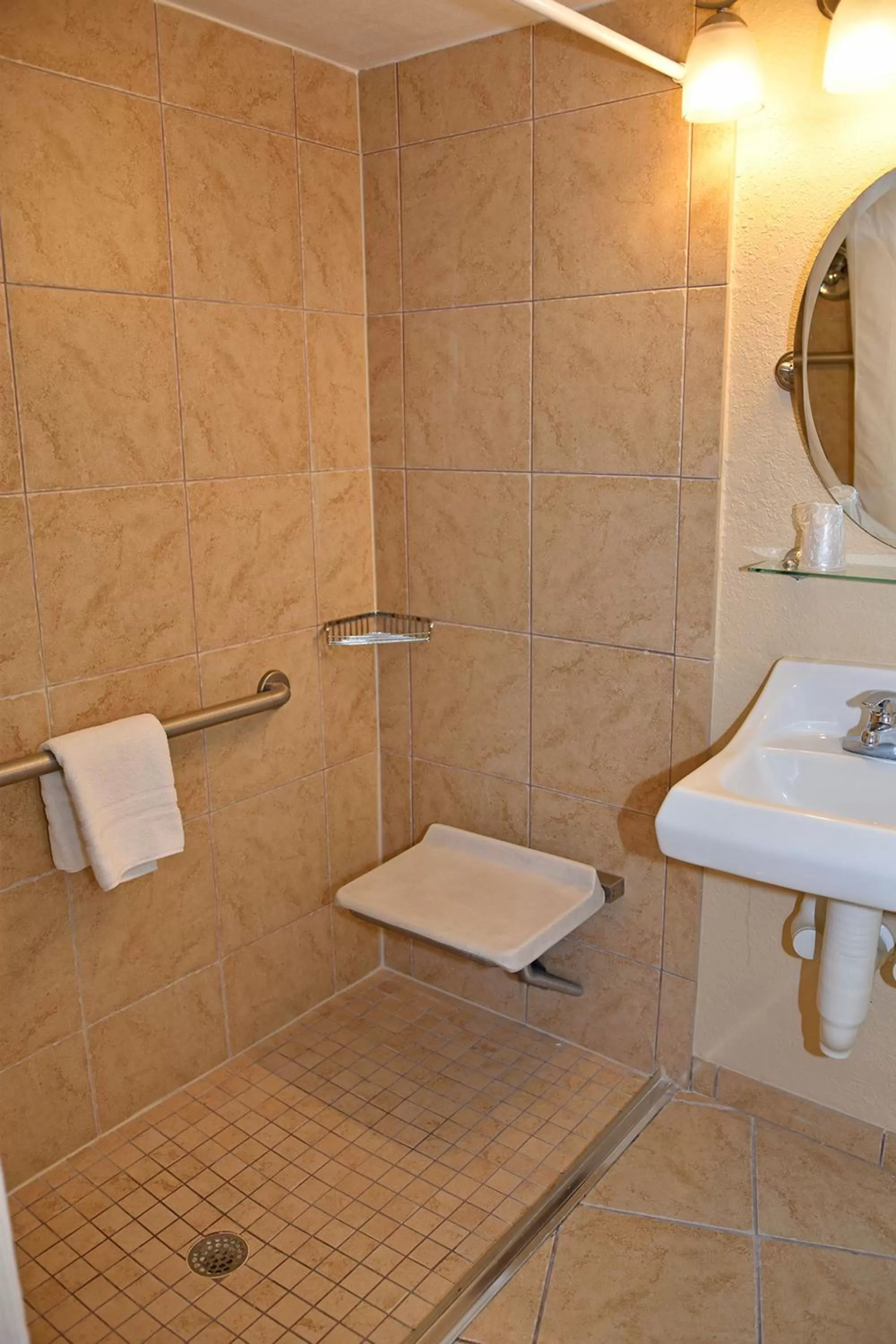 Bathroom in Nautilus Inn - Daytona Beach