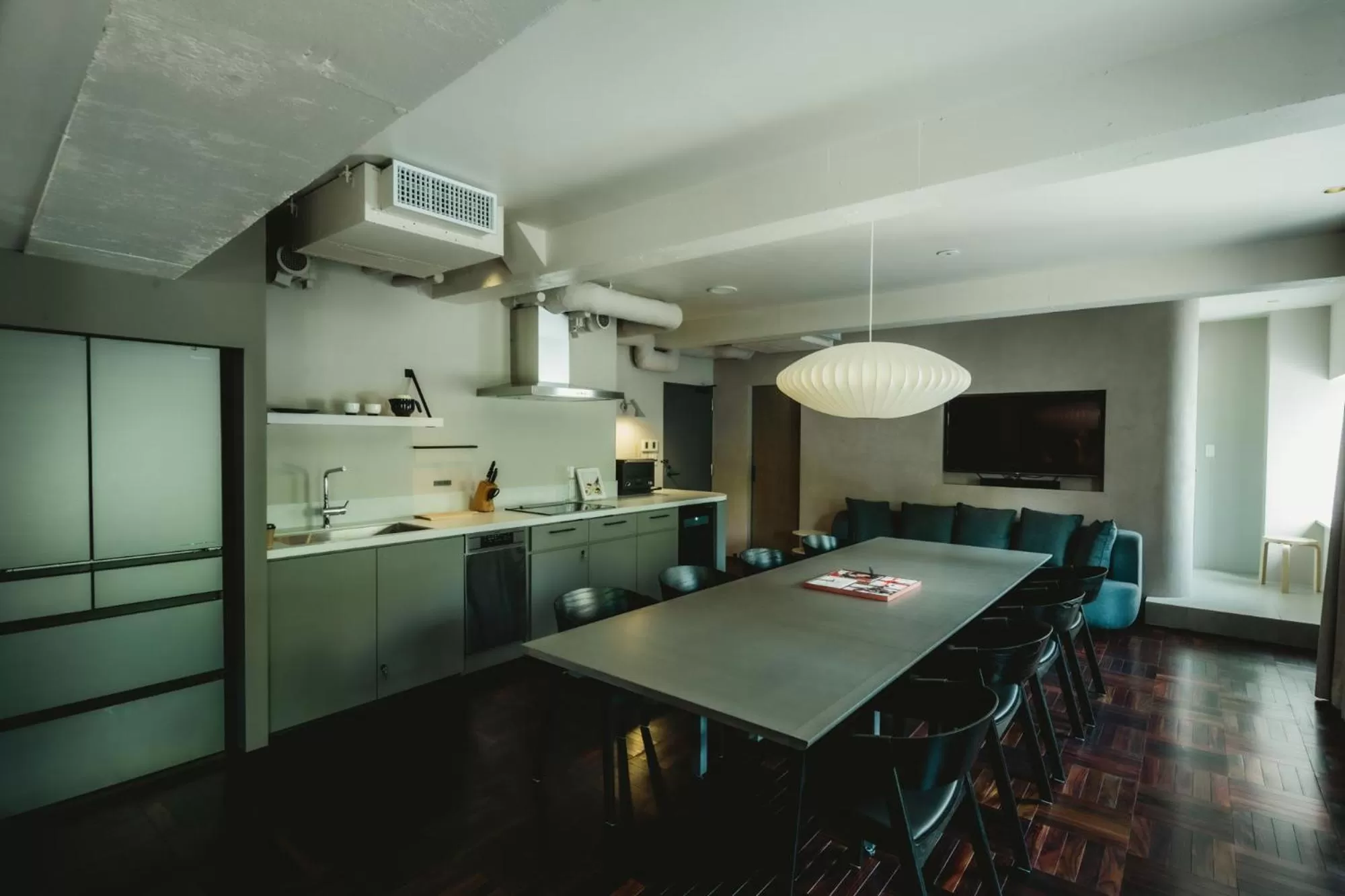 Dining area in THE KNOT TOKYO Shinjuku