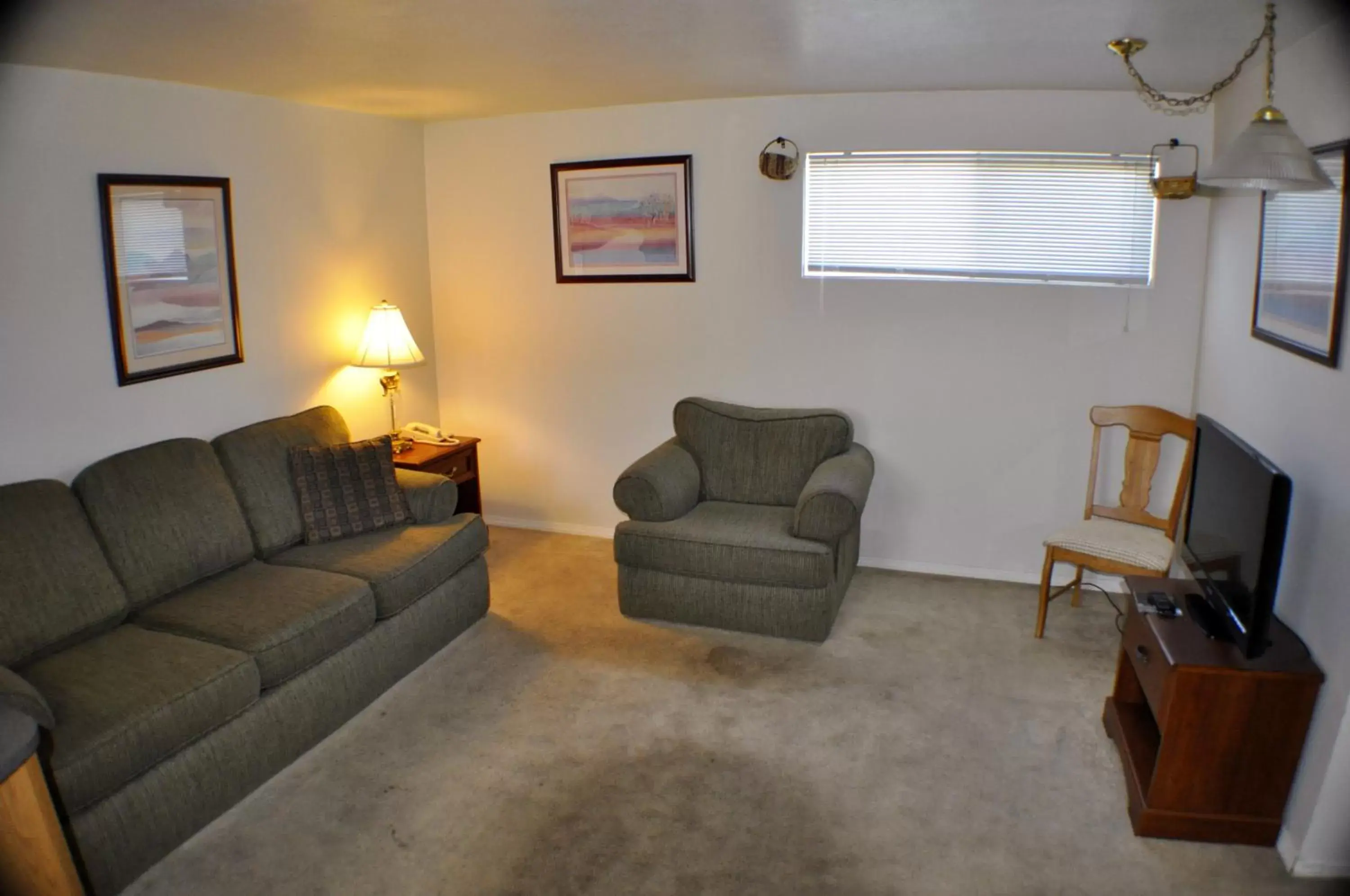 Living room, Seating Area in Uptown Inn