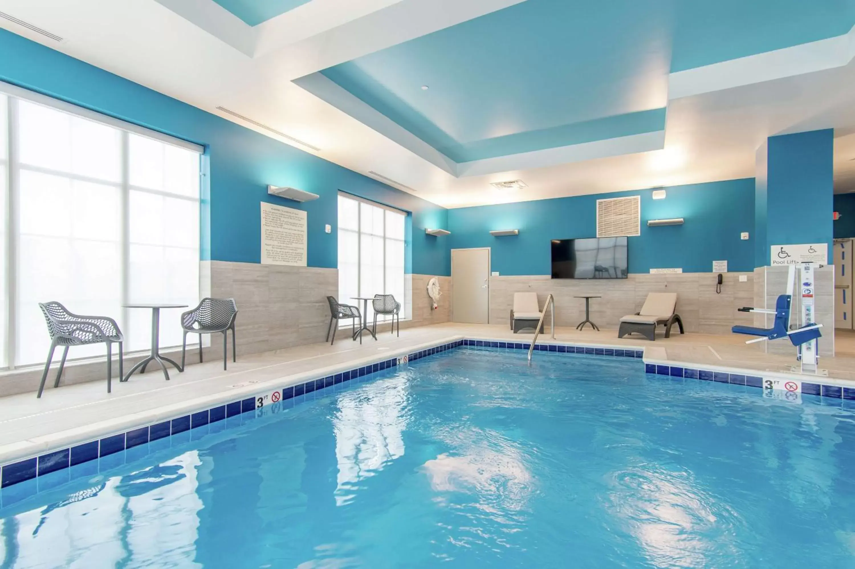 Pool view, Swimming Pool in Hampton Inn & Suites by Hilton Nashville North Skyline