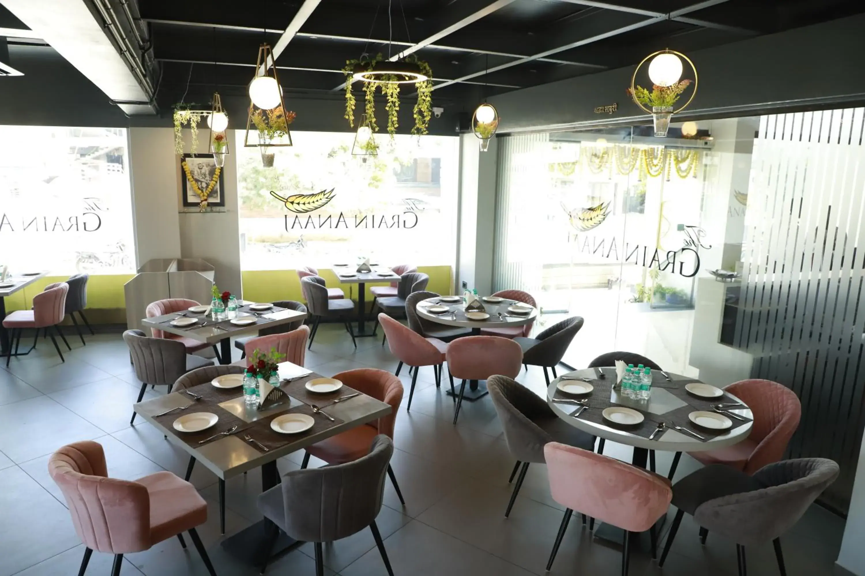 Restaurant/places to eat in Jivanta Shirdi Restaurant/places to eat in Jivanta Shirdi