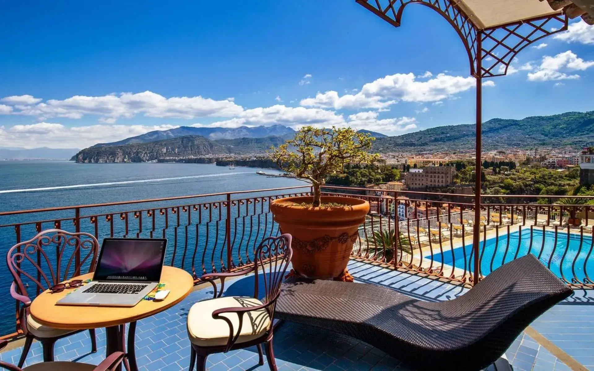 Balcony/Terrace, Pool View in Hotel Belair