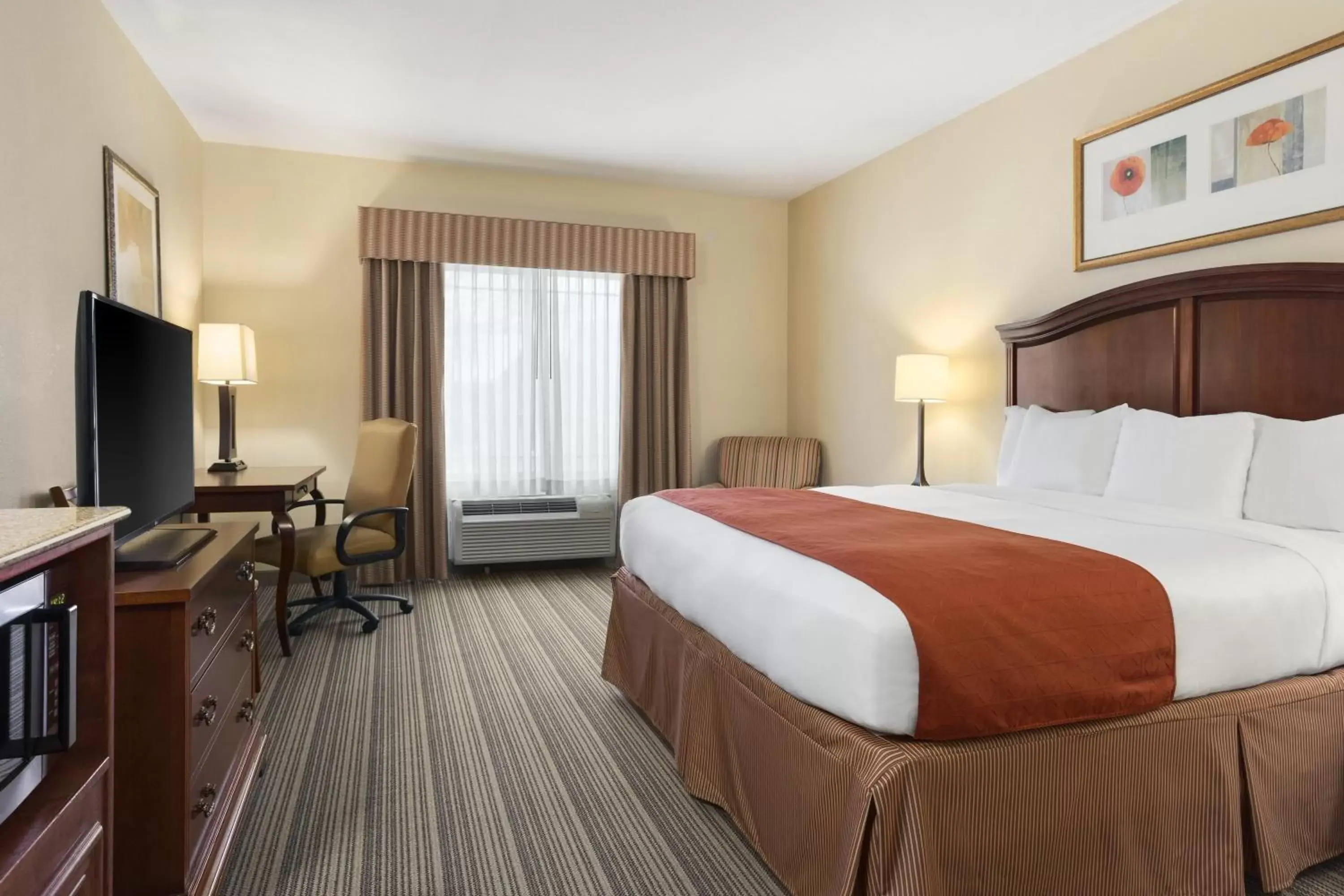 Photo of the whole room, Bed in Country Inn & Suites by Radisson, Columbia, MO