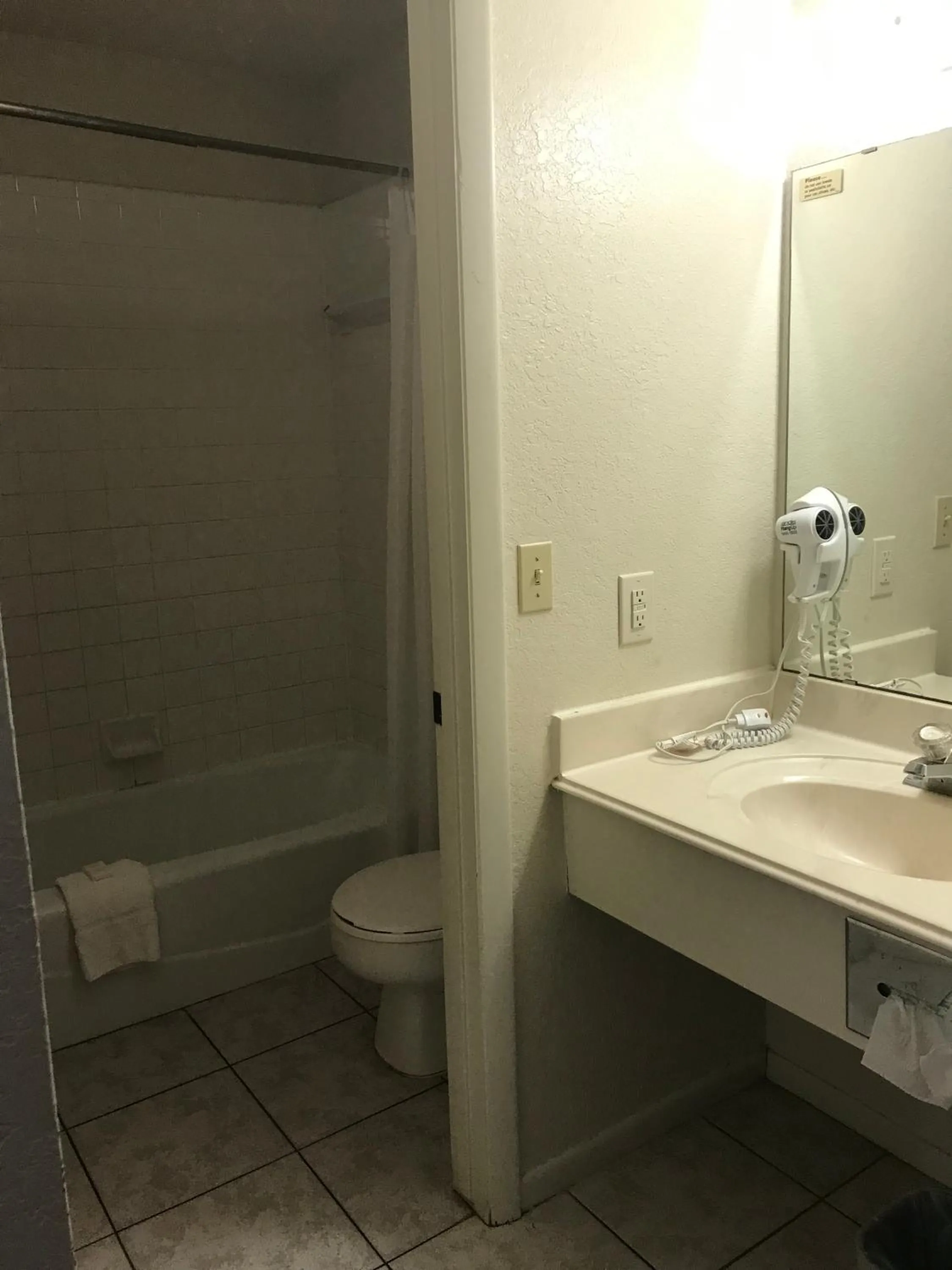 Sunset Inn and Suites