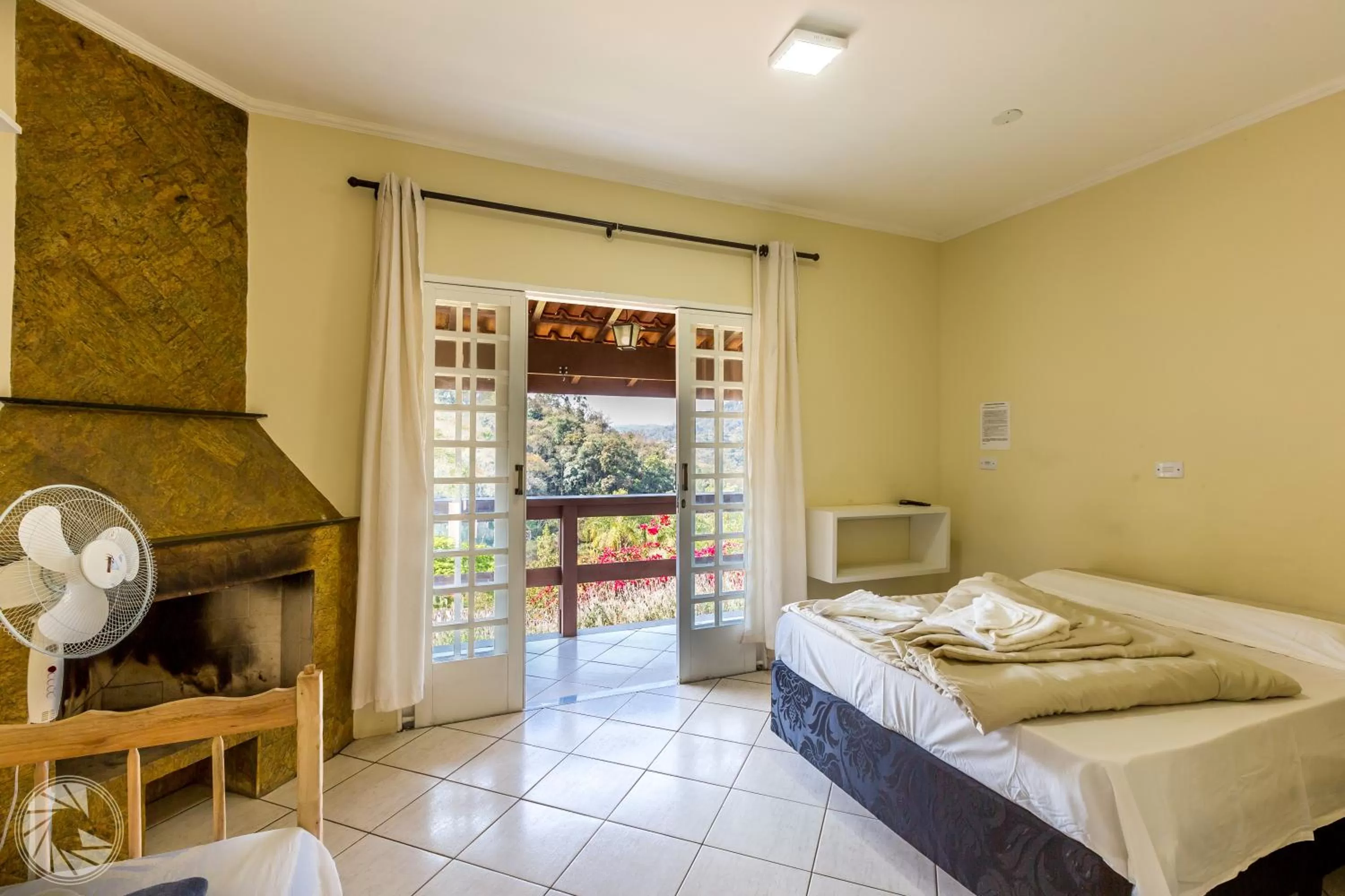 Quadruple Room with Balcony in Pousada Atibaia