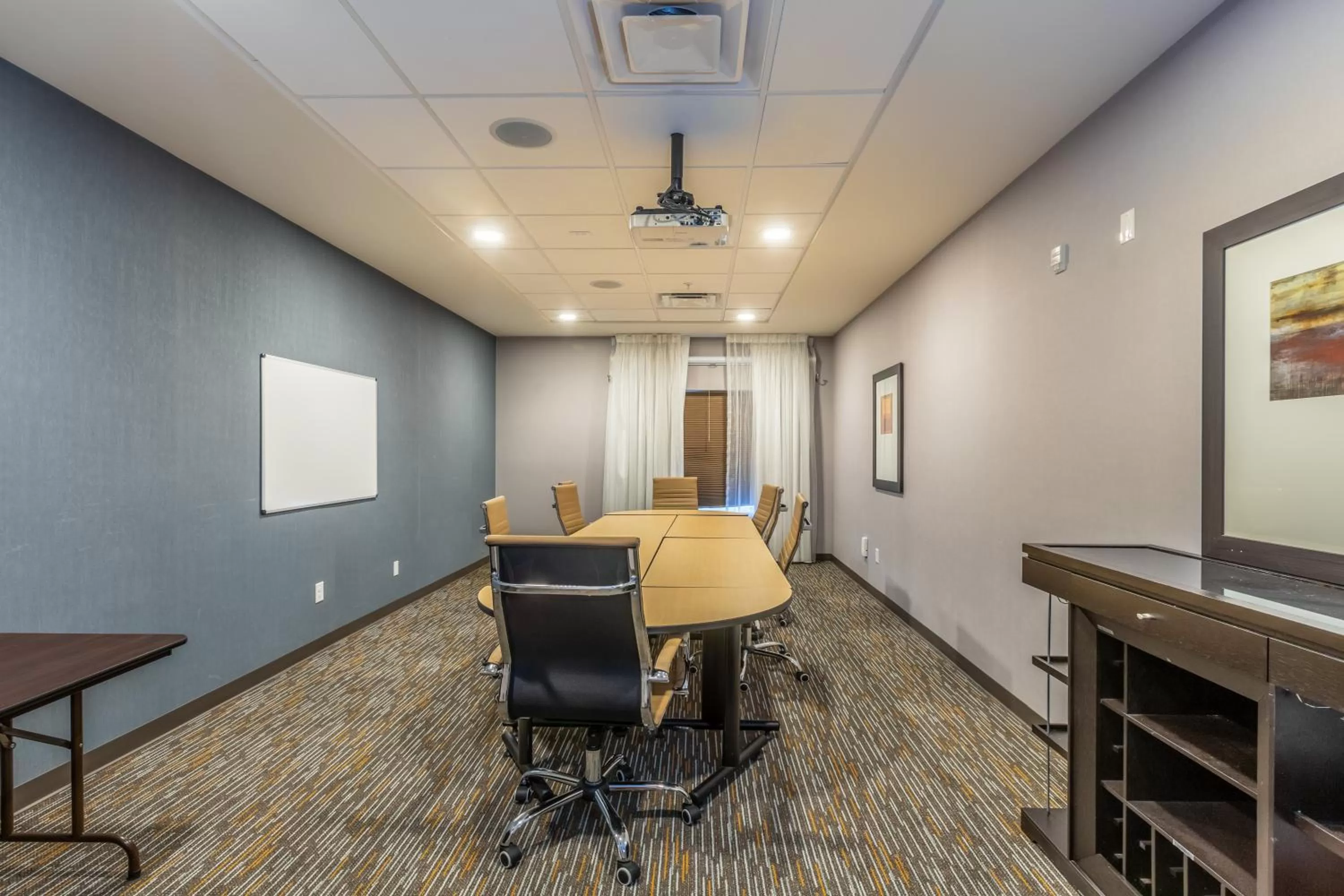 Meeting/conference room in Hawthorn Extended Stay by Wyndham Loveland