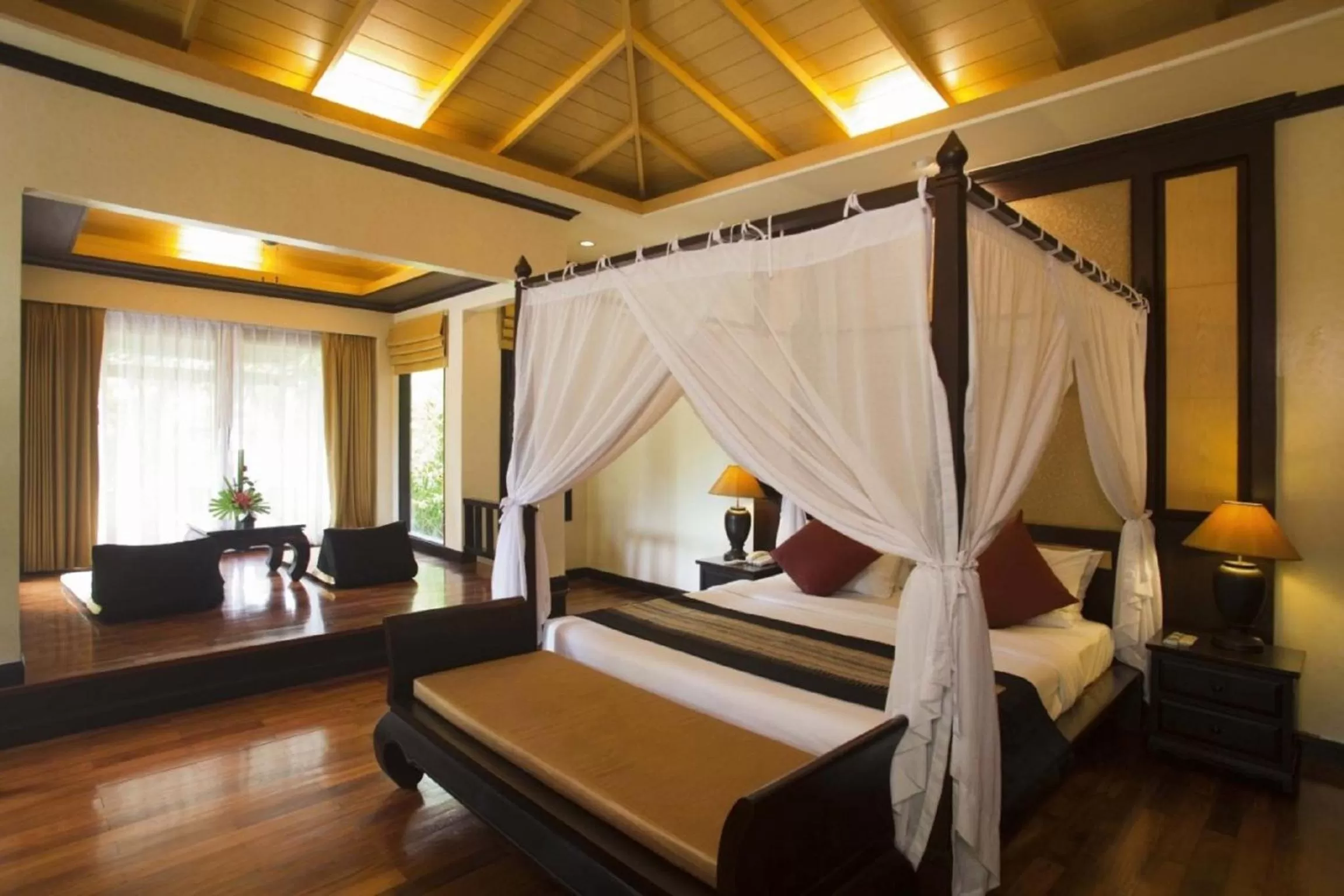 Bed in Mukdara Beach Villa & Spa Resort