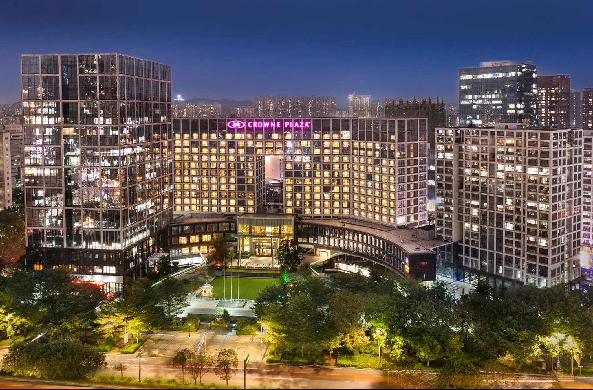 Property building in Crowne Plaza Shenzhen Longgang City Centre by IHG Property building in Crowne Plaza Shenzhen Longgang City Centre by IHG