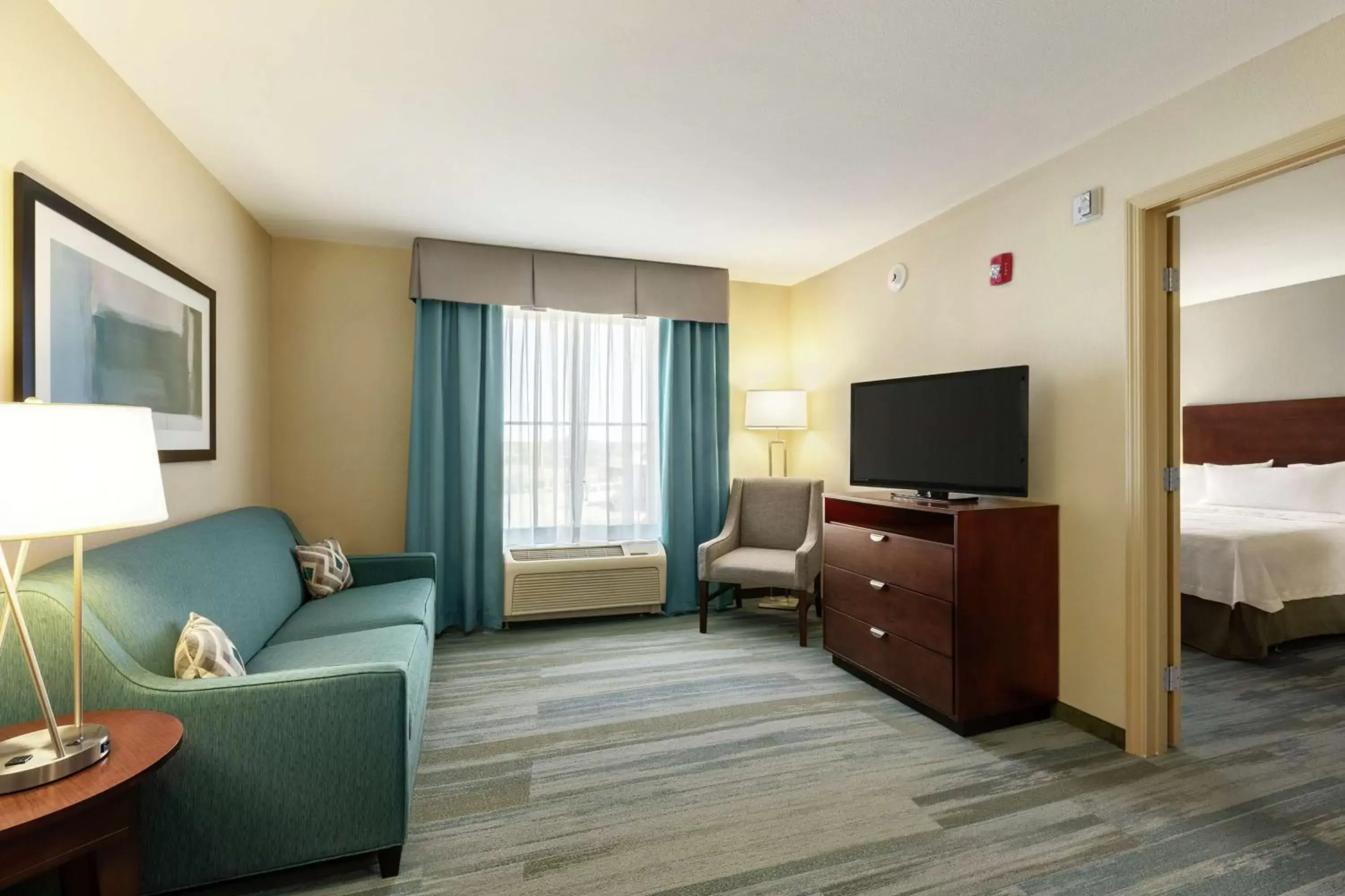 Bedroom, Seating Area in Homewood Suites by Hilton Macon-North