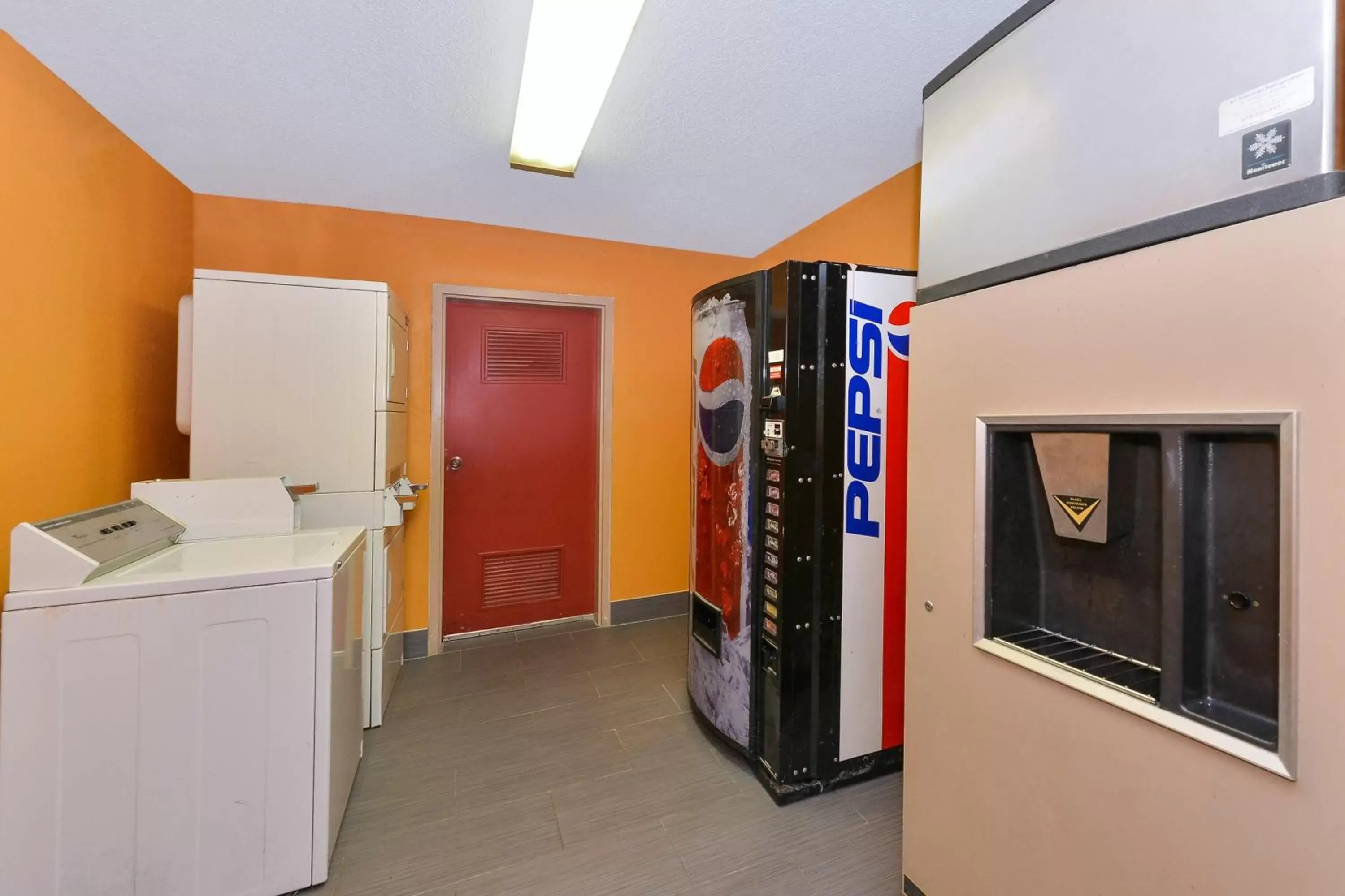 Other, Kitchen/Kitchenette in Red Roof Inn Cartersville-Emerson-LakePoint North