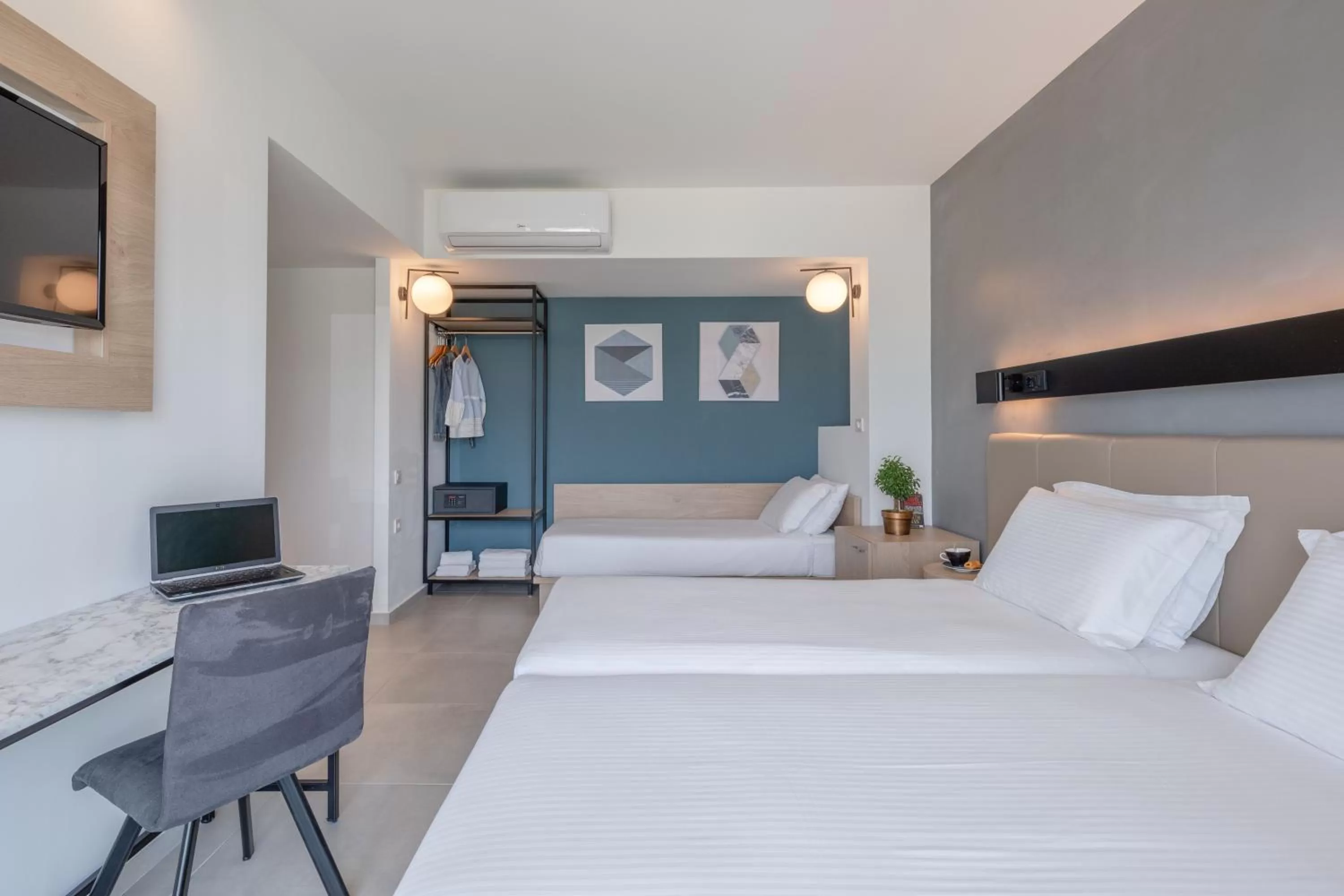 Bed in Hotel Avra by Smile hotels - Free Airport Shuttle
