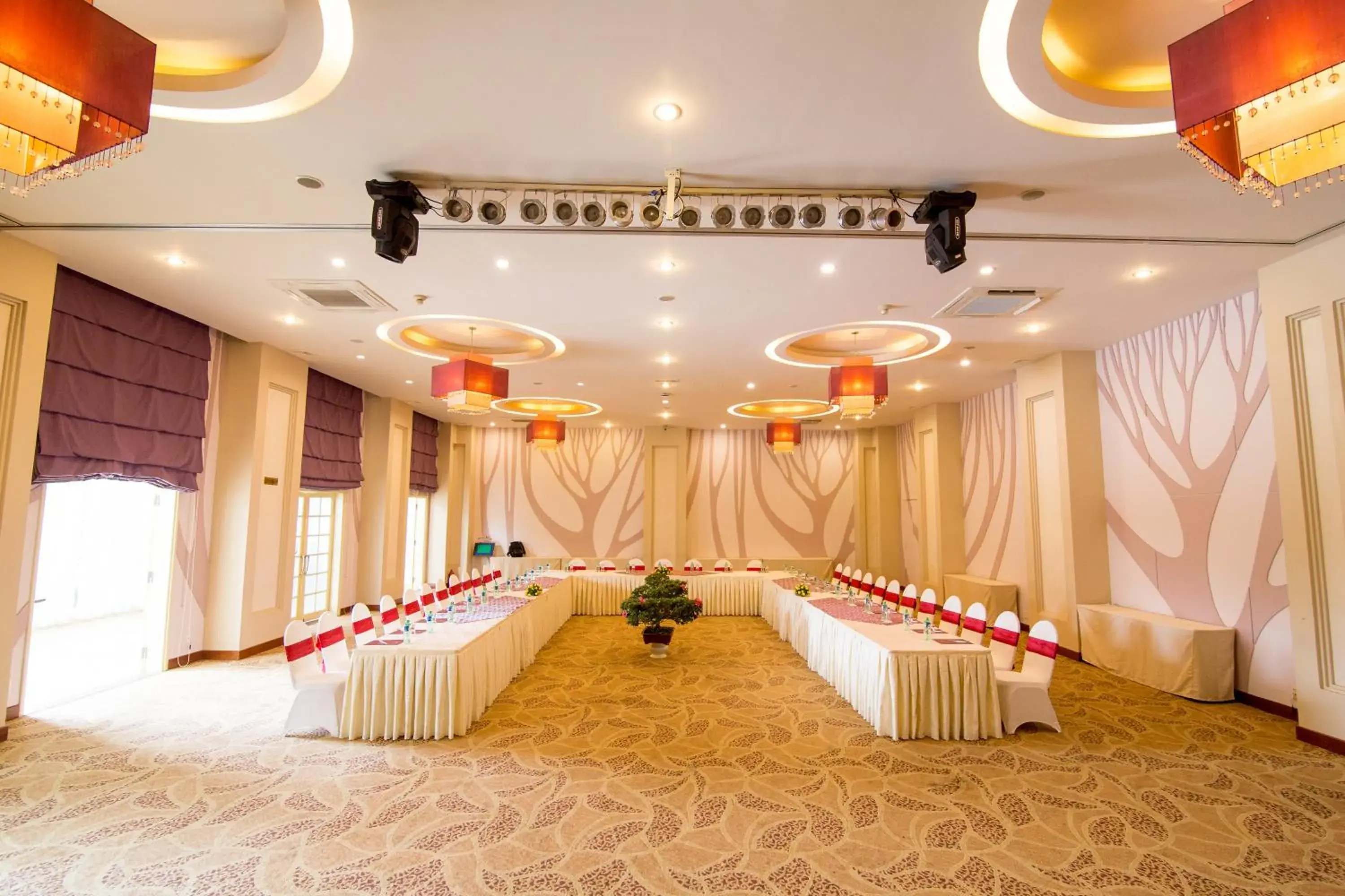 Meeting/conference room, Banquet Facilities in TTC Hotel - Ngoc Lan