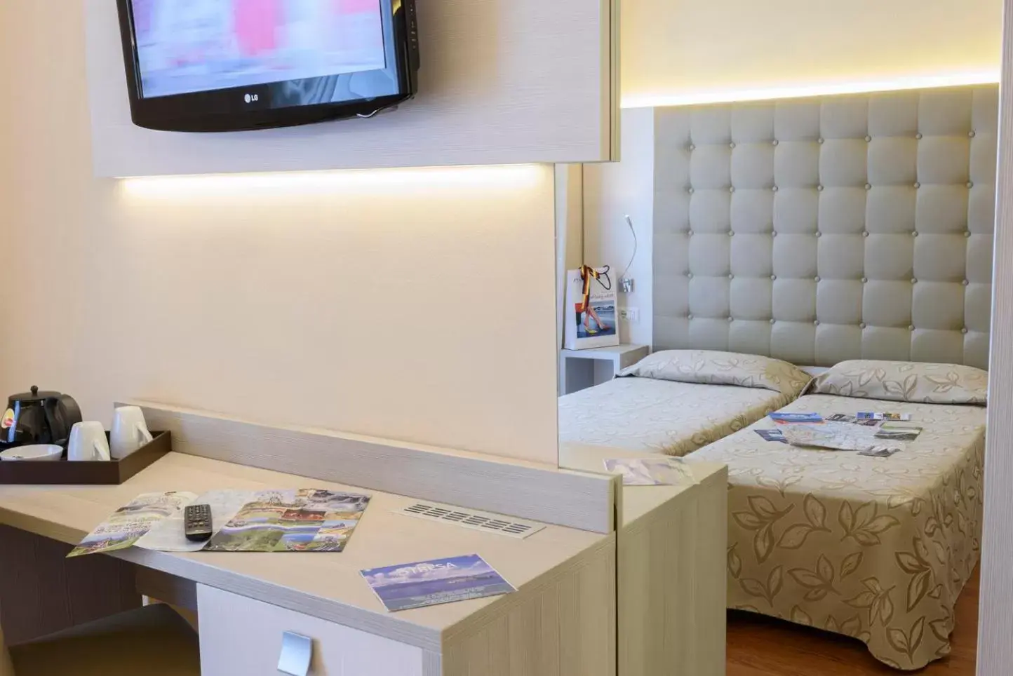 Photo of the whole room, Bed in Primavera Photo of the whole room, Bed in Primavera