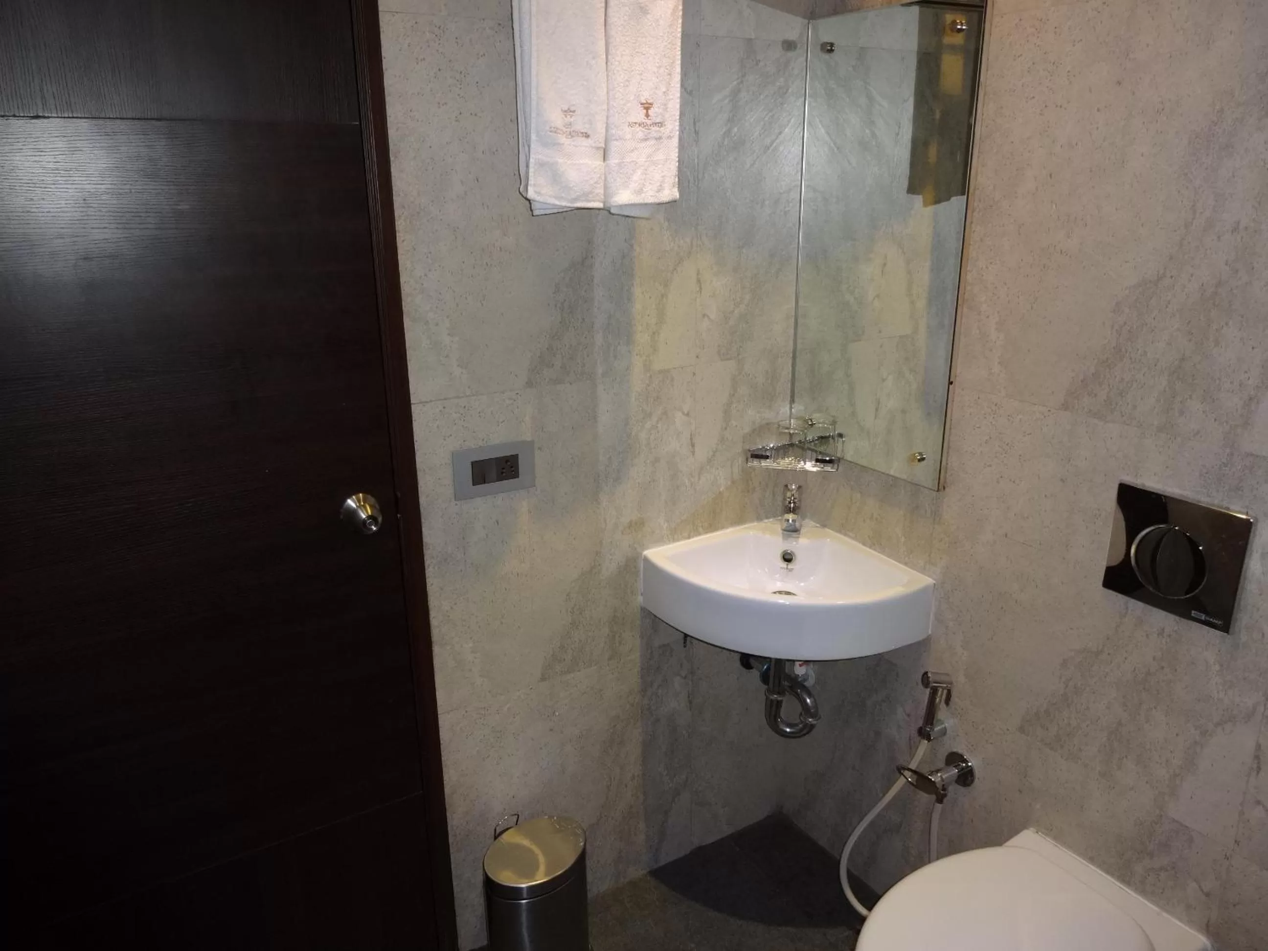 Toilet in Astoria Hotels Madurai