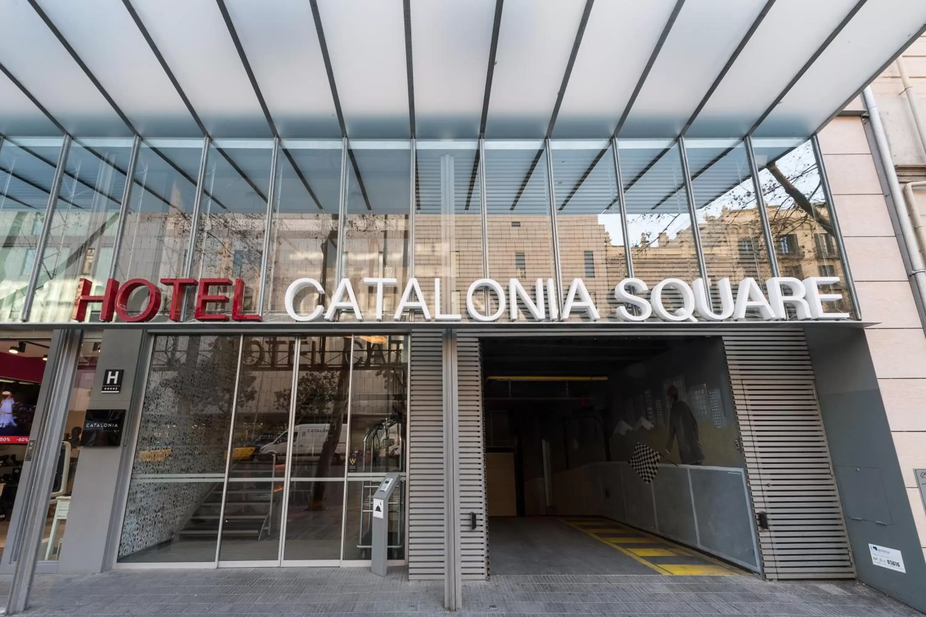 Facade/entrance in Catalonia Square 4* Sup