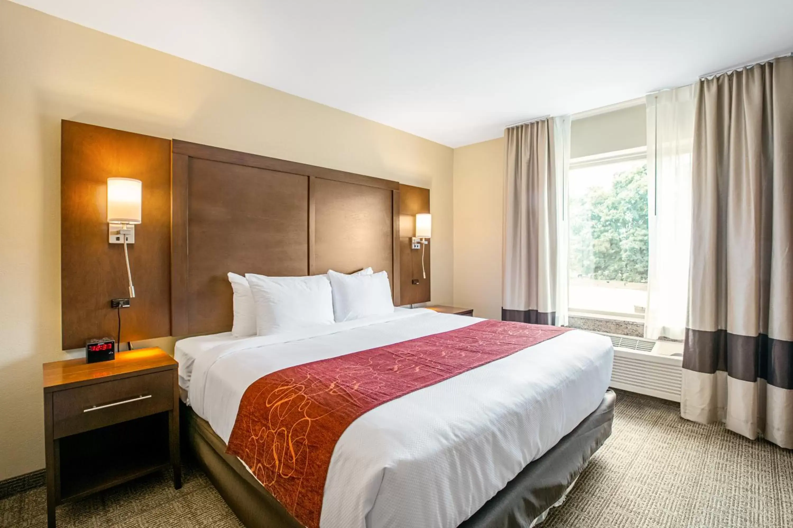 Bed in Comfort Suites Fishkill near Interstate 84 Bed in Comfort Suites Fishkill near Interstate 84