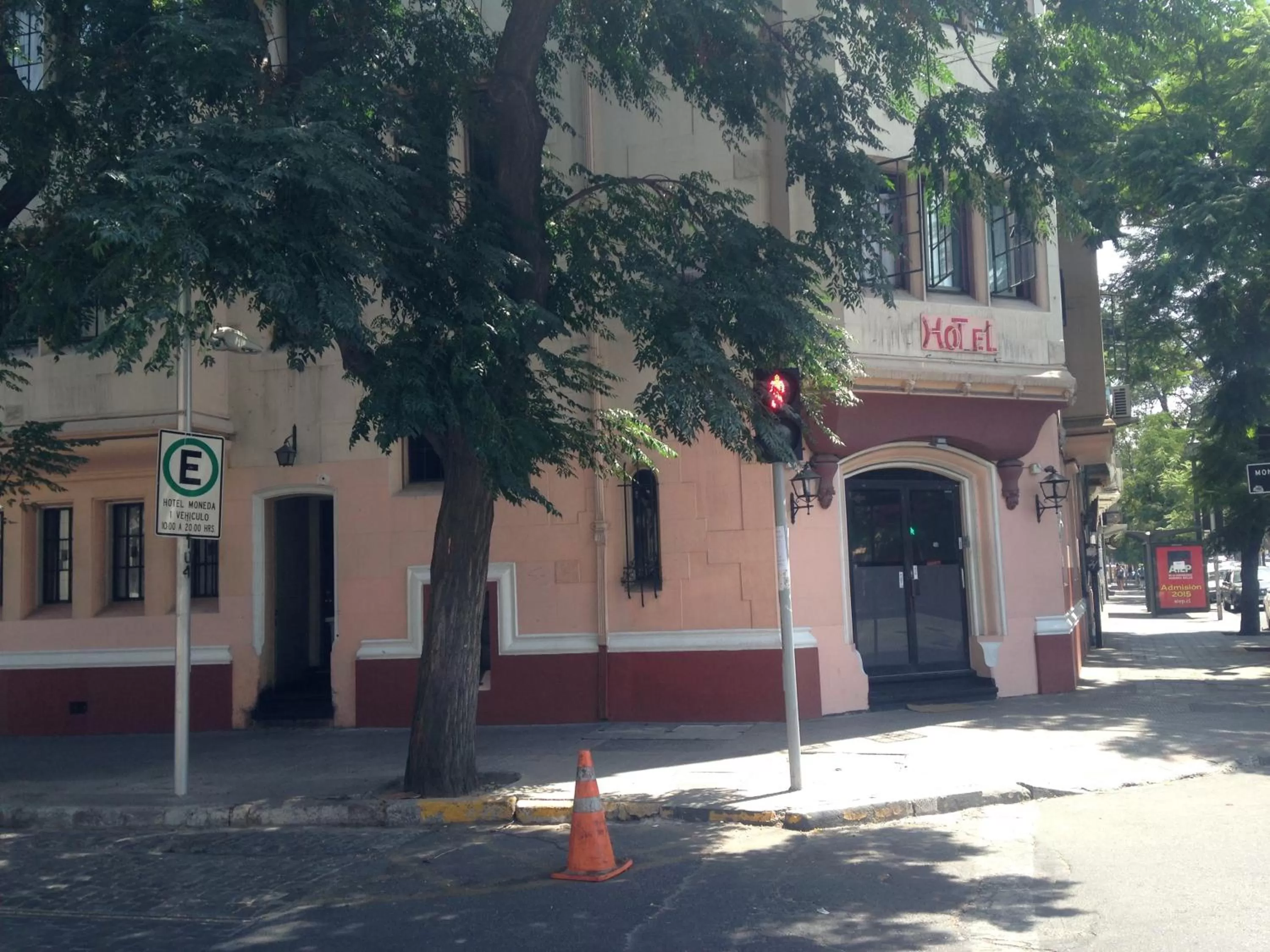 Facade/entrance in Hotel La Castellana