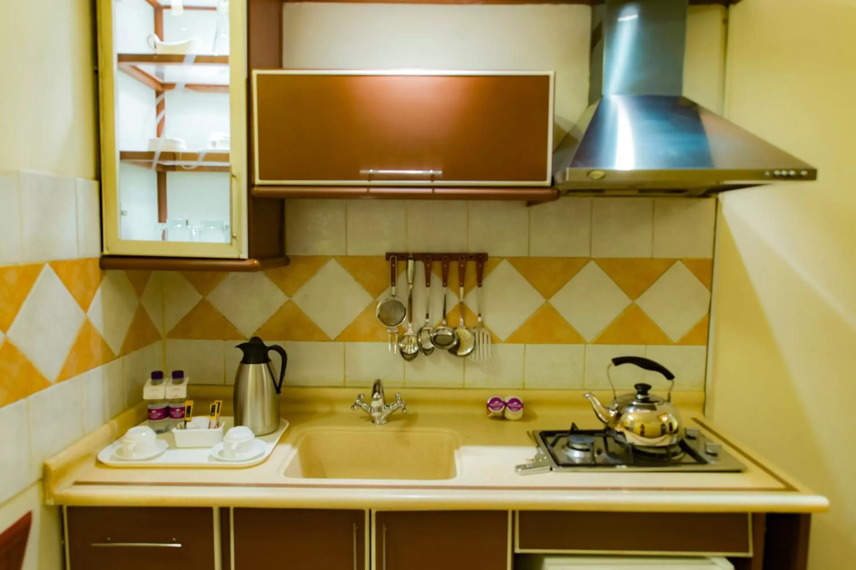 Kitchen or kitchenette, Kitchen/Kitchenette in Boudl Al Masif