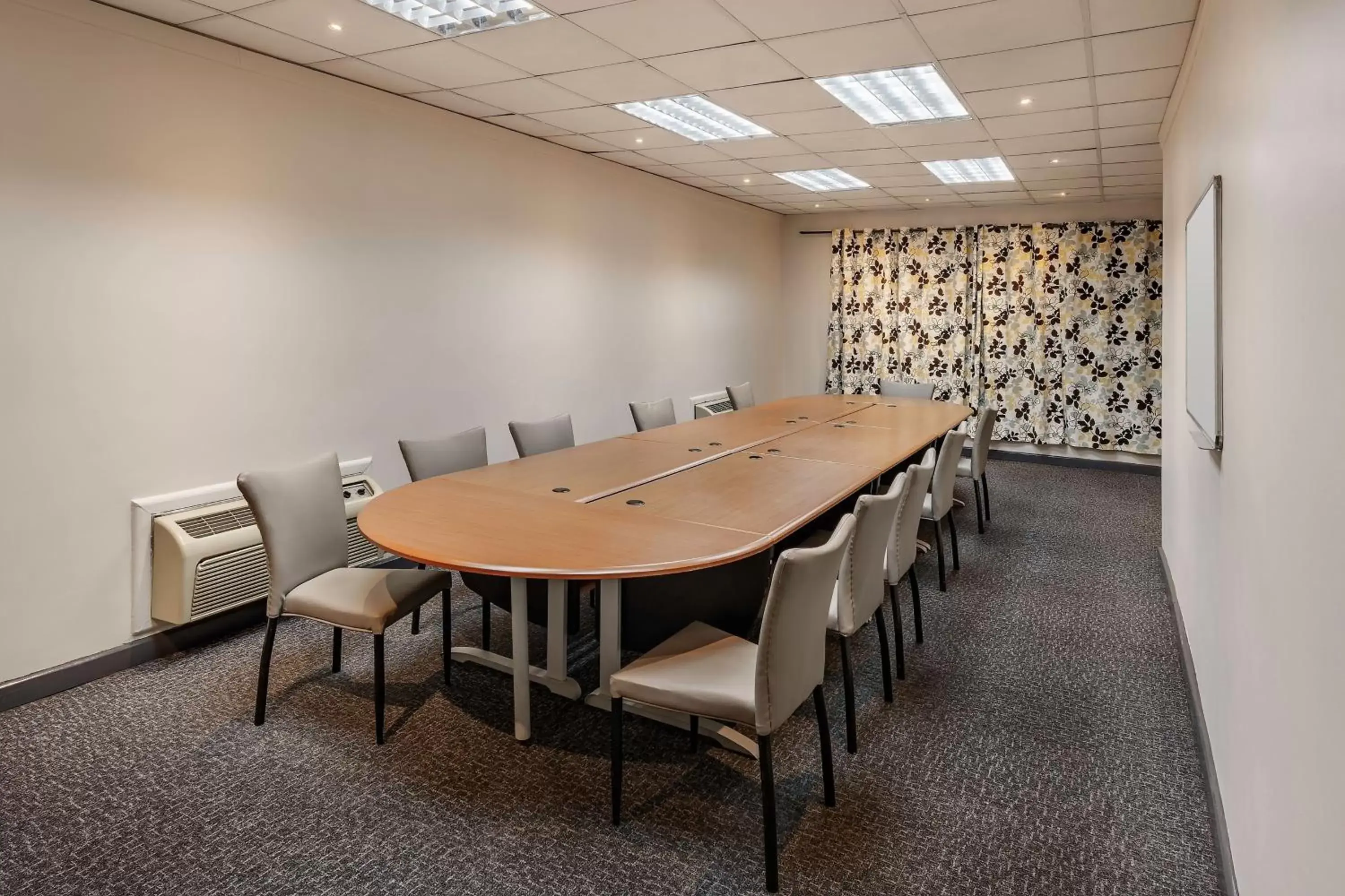 Meeting/conference room in Protea Hotel by Marriott Lusaka Cairo Road