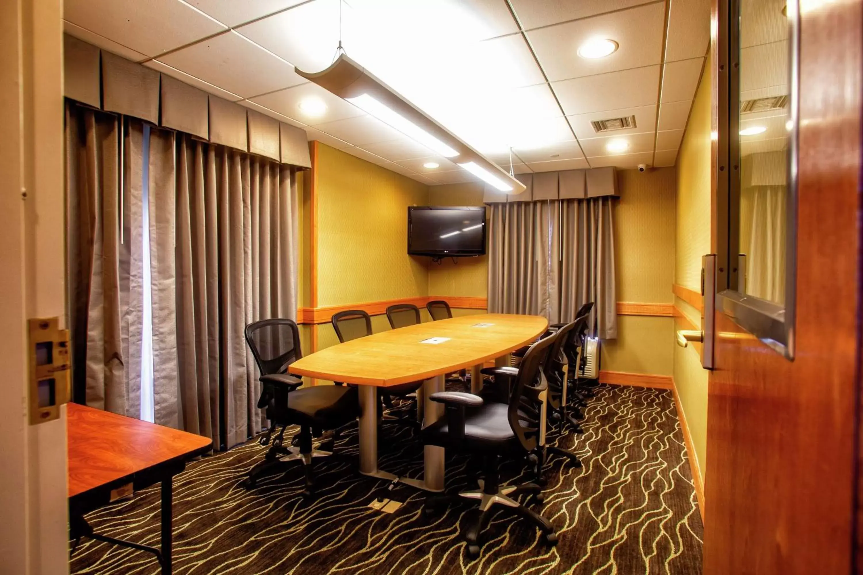 Meeting/conference room in Hampton Inn Wheeling