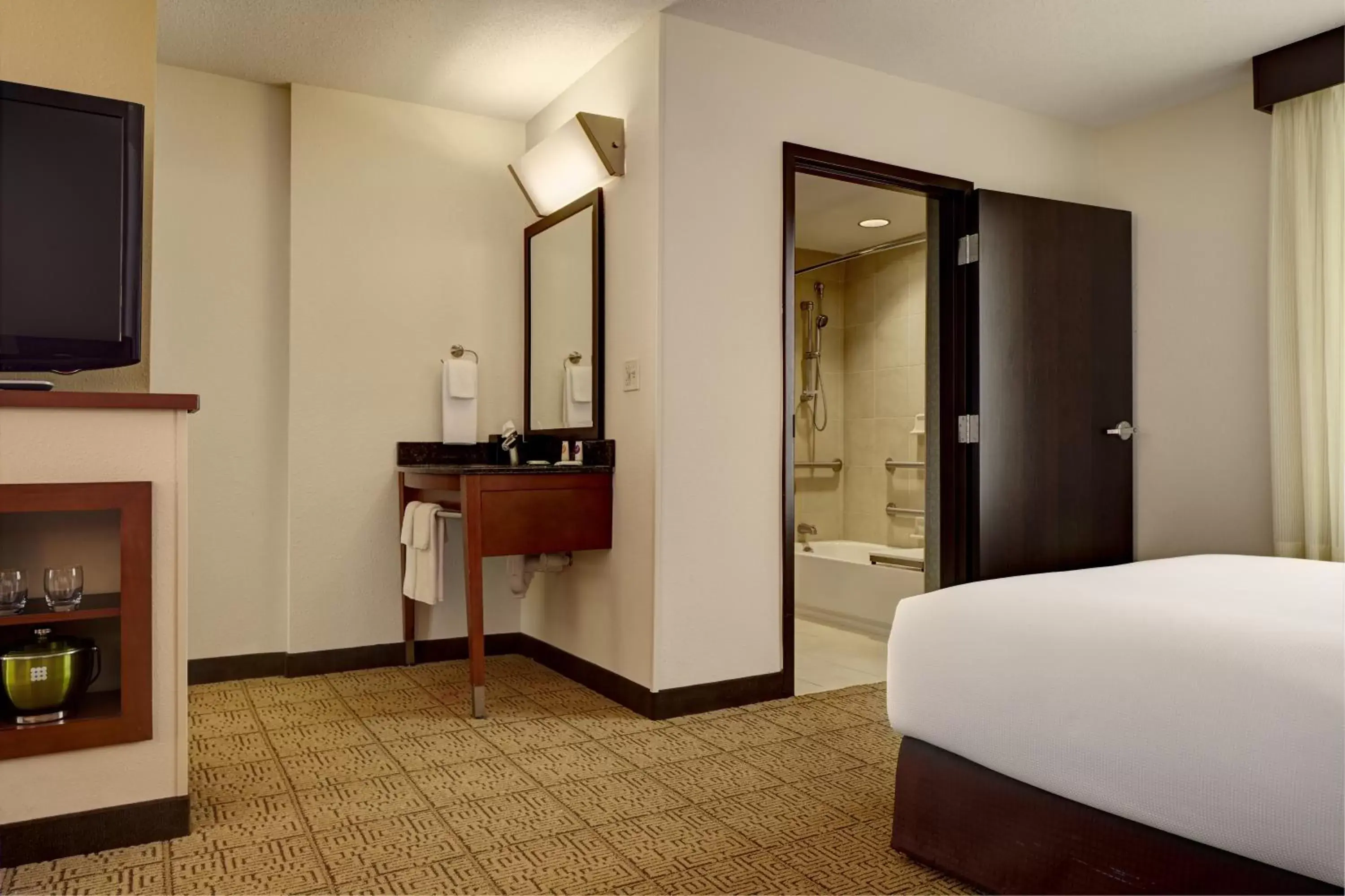 King Room with Sofa Bed and Accessible Tub - Disability Access in Hyatt Place Chicago - Lombard/Oak Brook