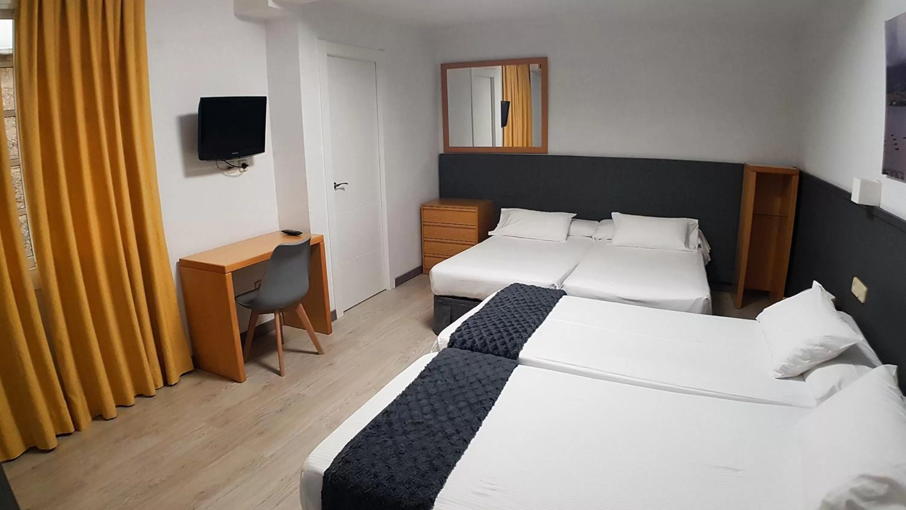 Bed in Hotel del Mar Vigo