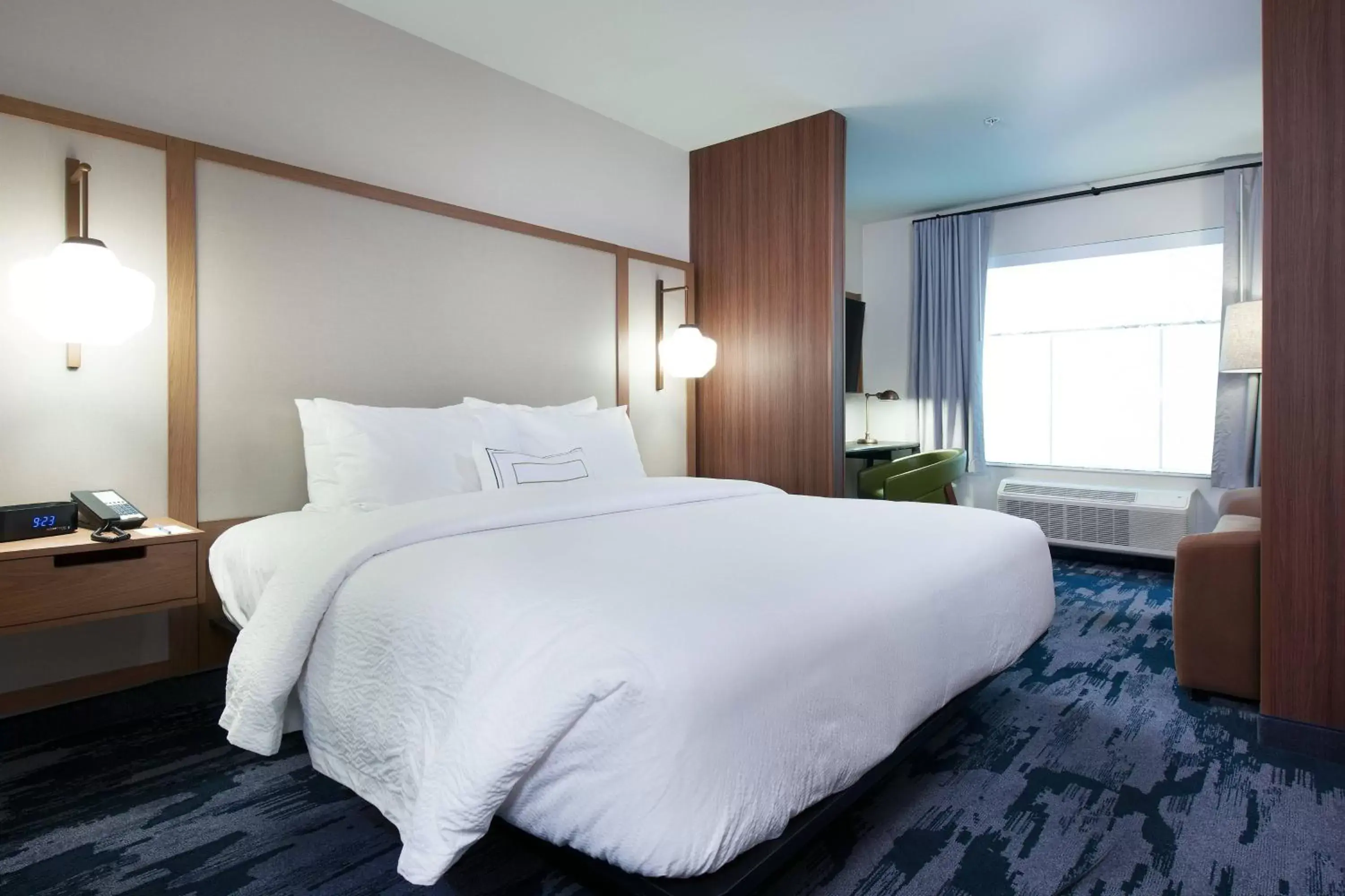 Photo of the whole room, Bed in Fairfield by Marriott Pittsburgh Downtown