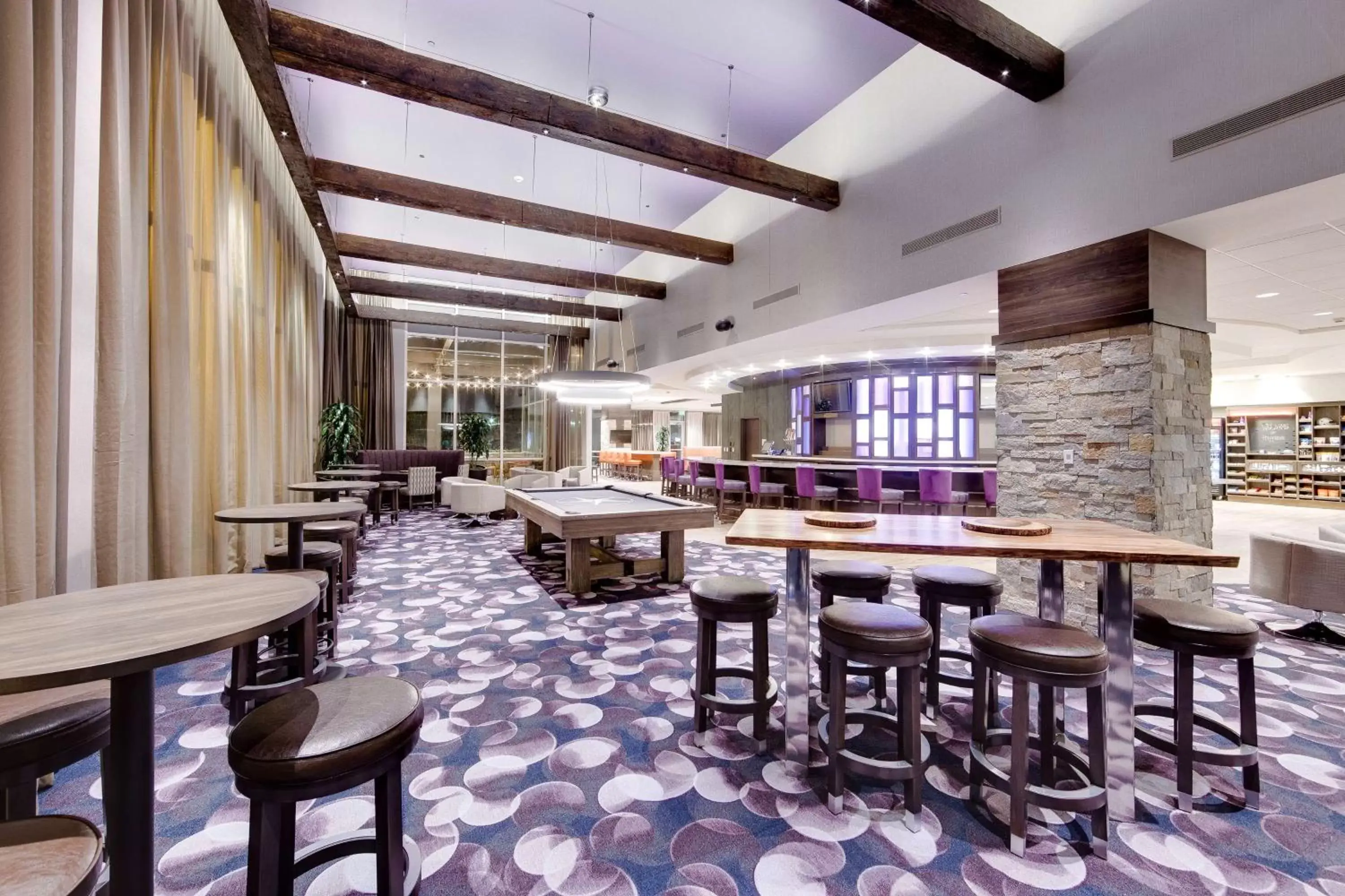 Lobby or reception, Lounge/Bar in Hampton Inn & Suites Fort Worth Downtown