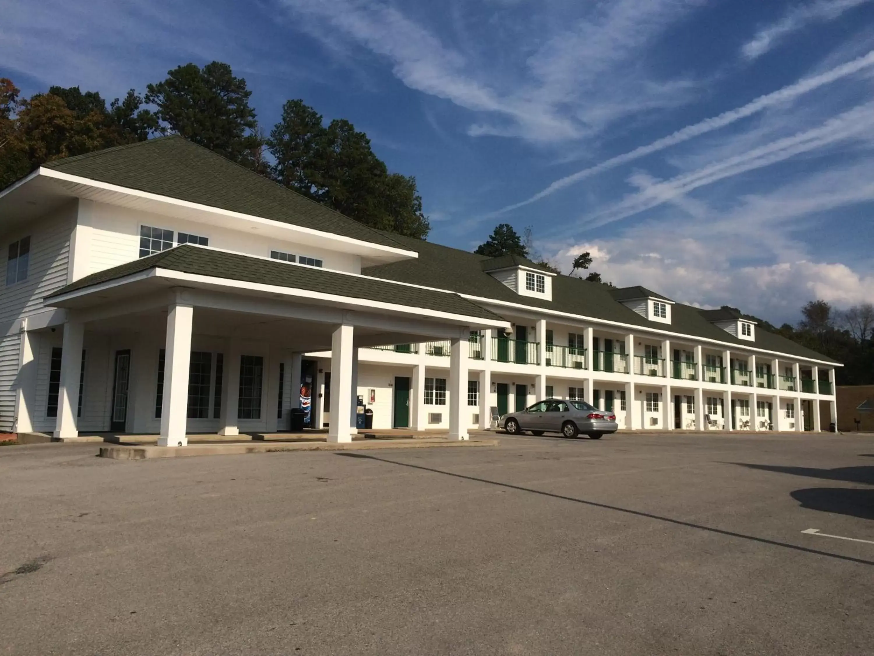 View (from property/room), Property Building in Hurricane Inn