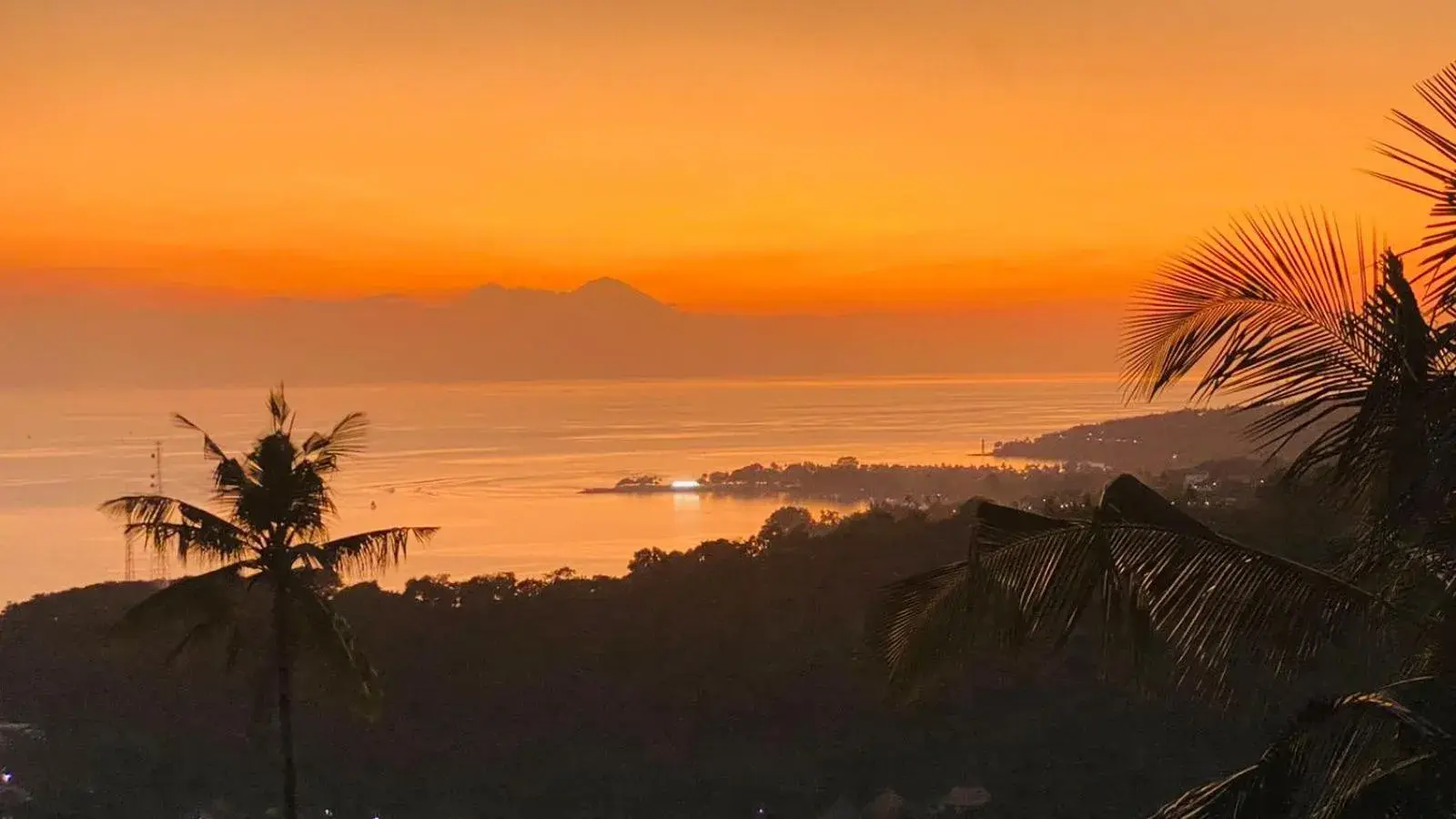 Mountain view, Sunrise/Sunset in Villa Umbrella Lombok