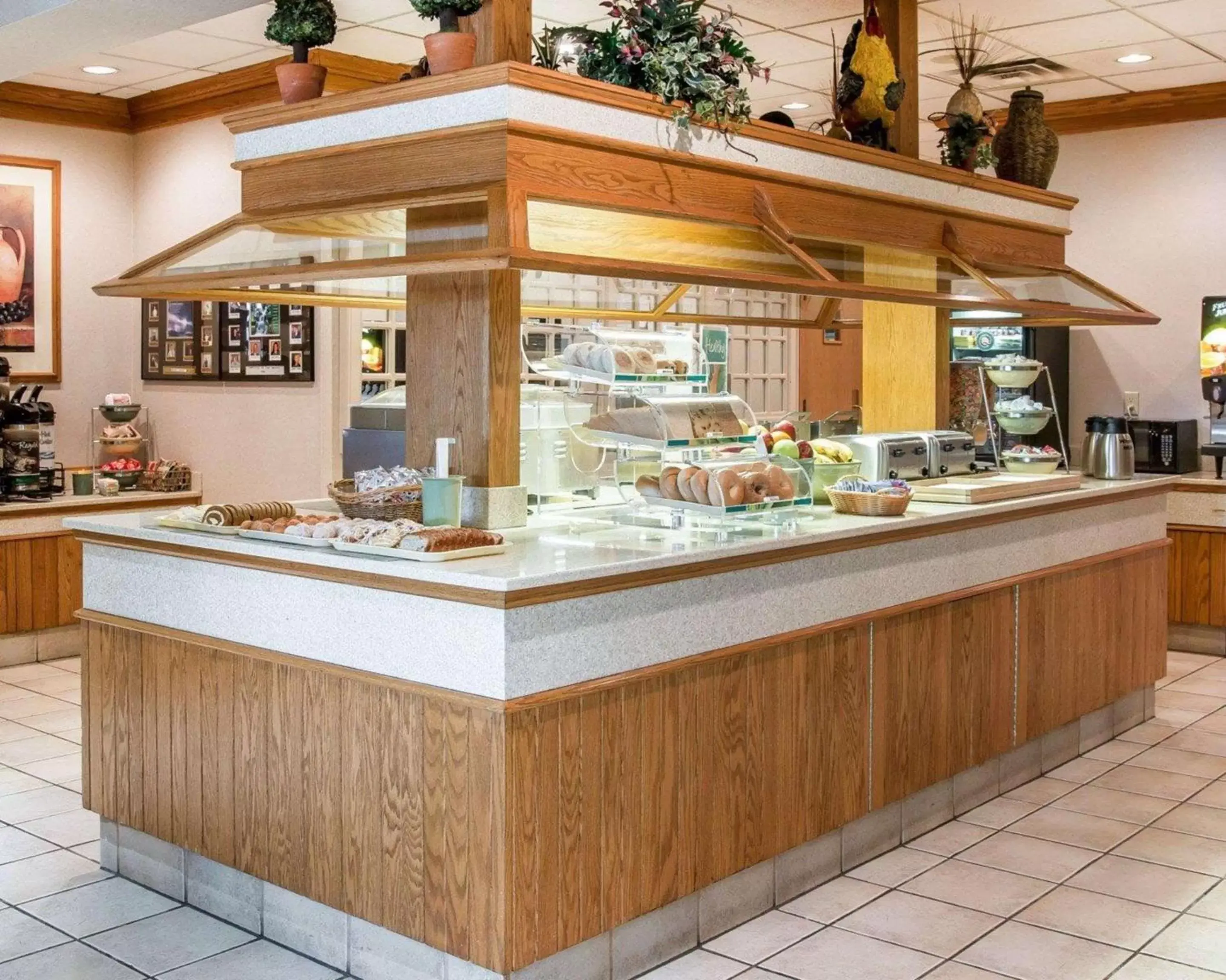 Restaurant/places to eat in Quality Inn & Suites Monroe