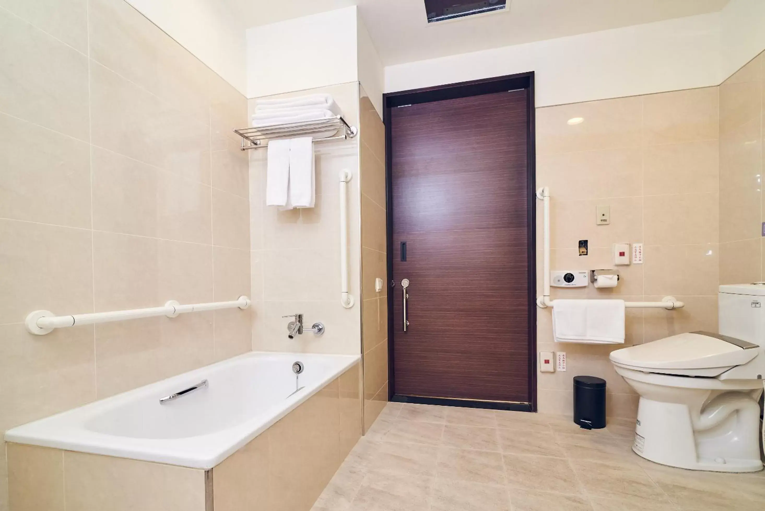 Toilet, Bathroom in CHECK inn Select Taipei Nangang