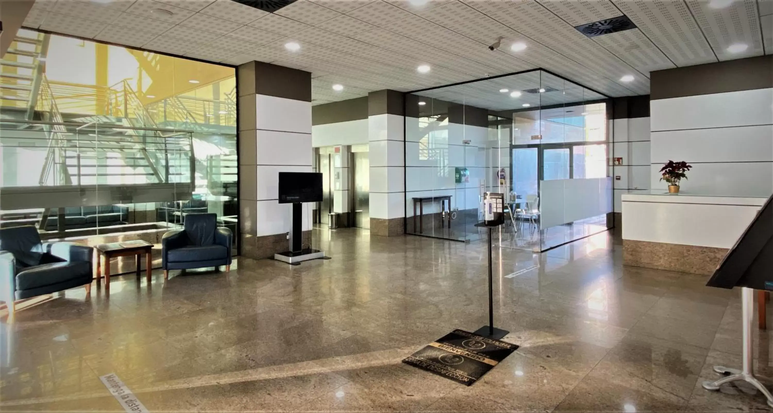 Lobby or reception in Hotel Las Provincias Lobby or reception in Hotel Las Provincias
