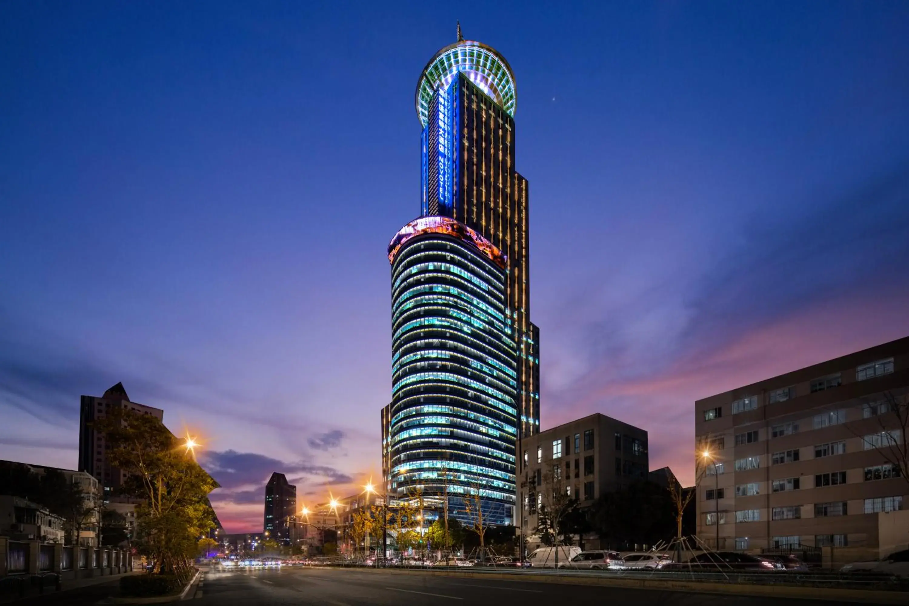 Property building in Novotel Atlantis Shanghai - Enjoy our great-valued breakfast in our rooftop revolving restaurant with a stunning river view & utilize our FREE self-serviced laundry Property building in Novotel Atlantis Shanghai - Enjoy our great-valued breakfast in our rooftop revolving restaurant with a stunning river view & utilize our FREE self-serviced laundry