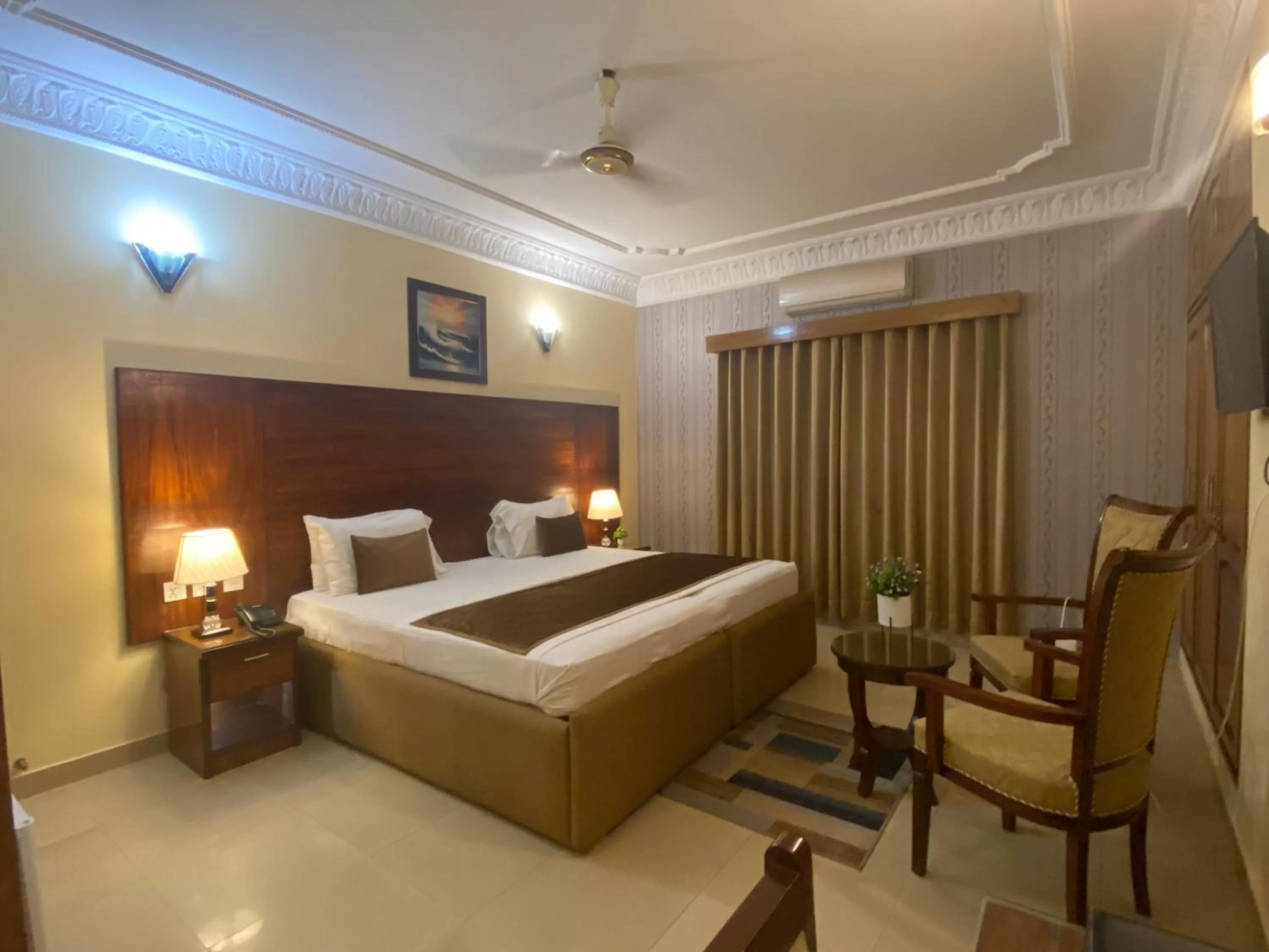 Bed in World Inn Karachi