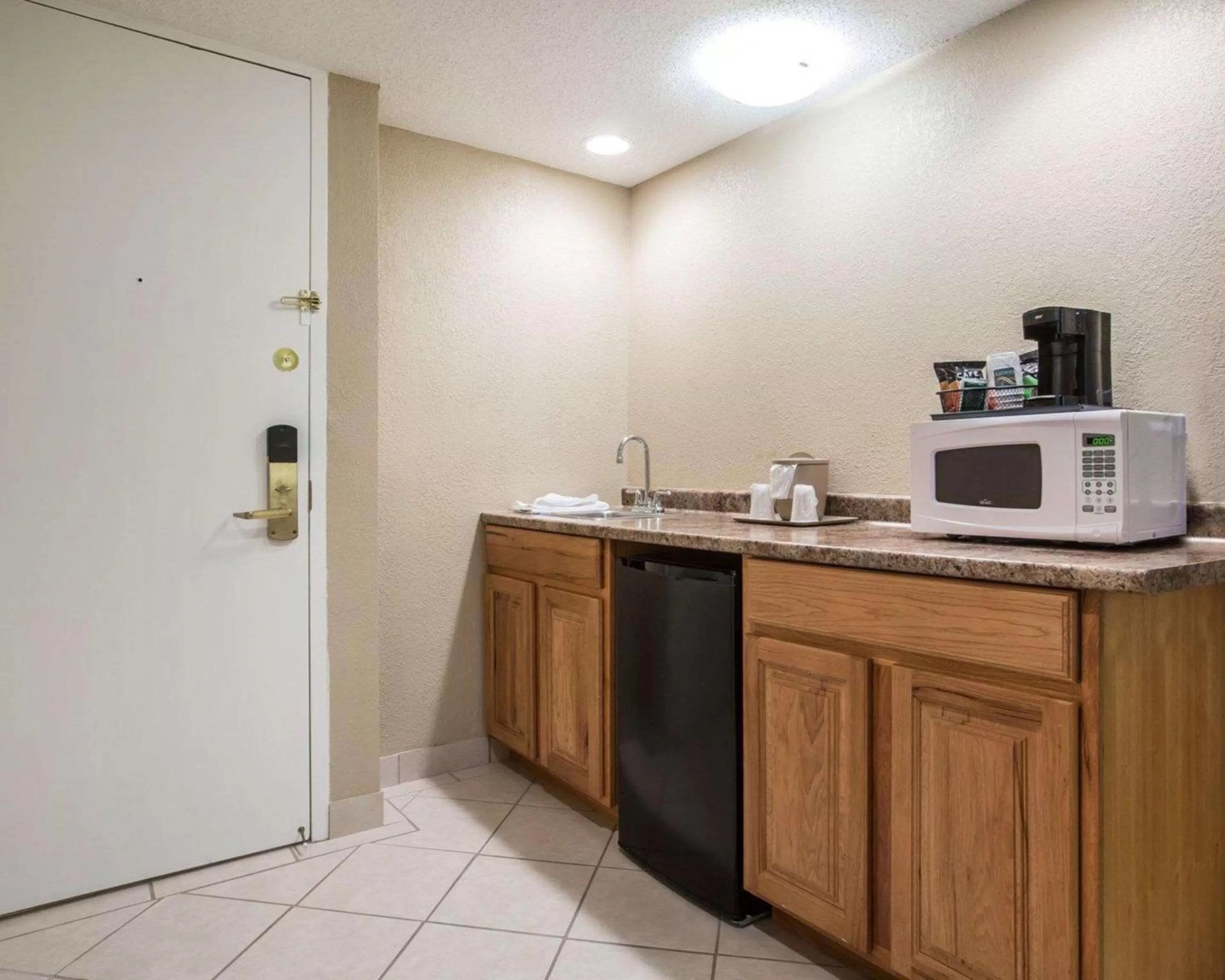 Photo of the whole room in St Lawrence hotel