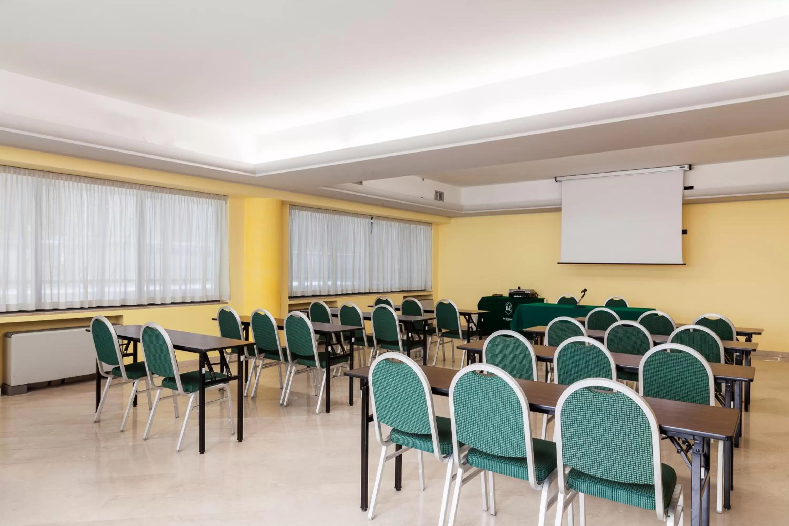 Meeting/conference room in Hotel Des Etrangers