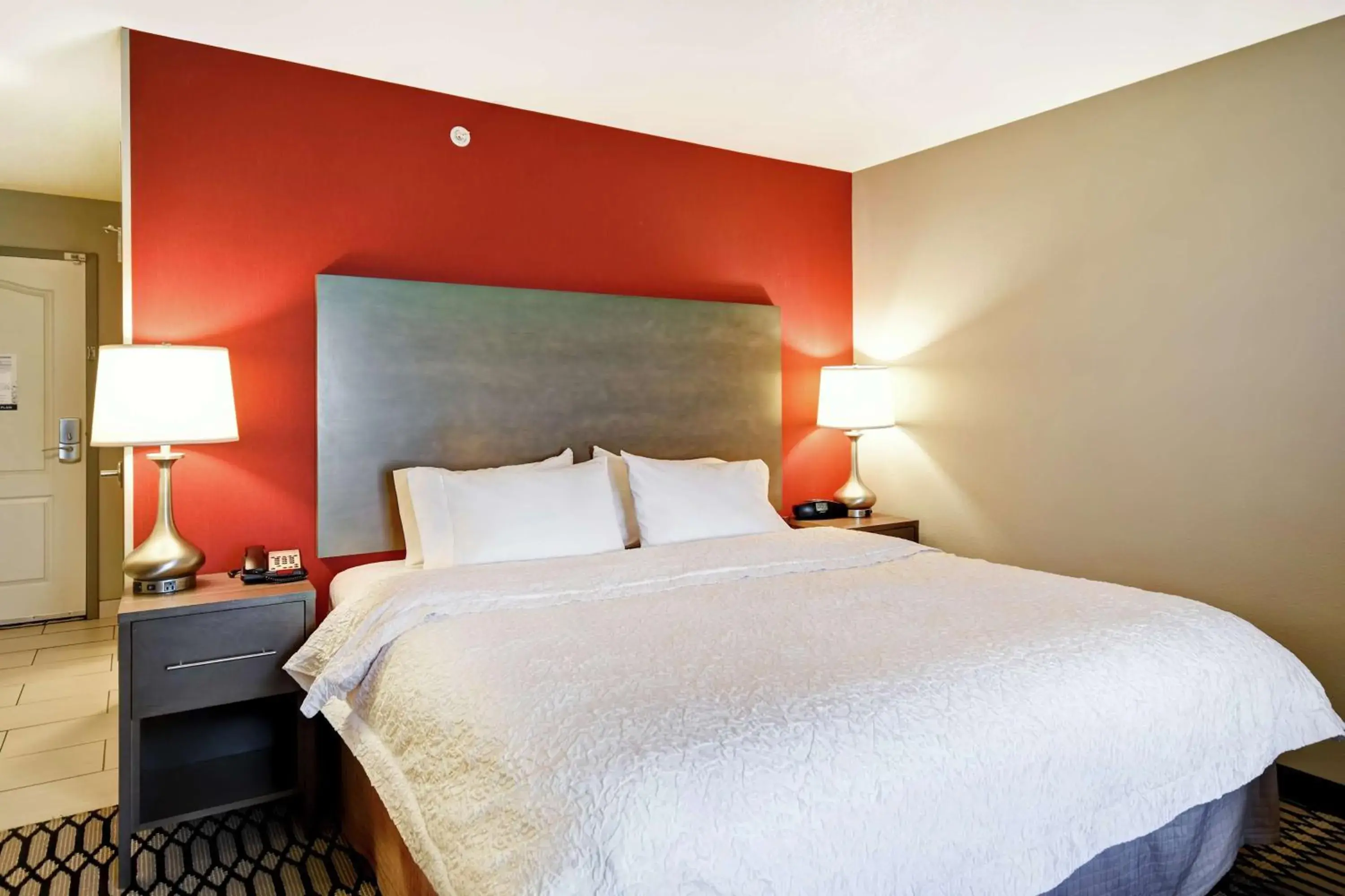 Bed in Hampton Inn By Hilton Middletown