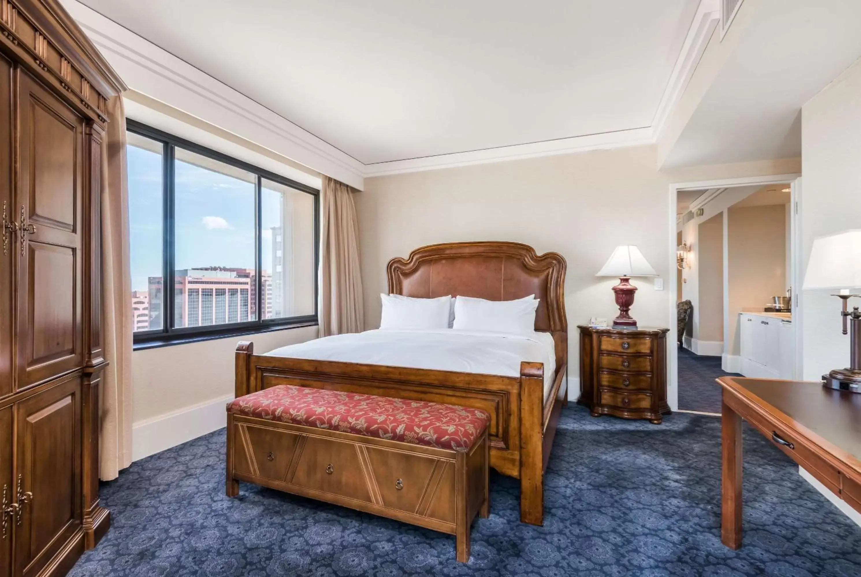 King Governors Suite with City View in The Antlers, A Wyndham Hotel