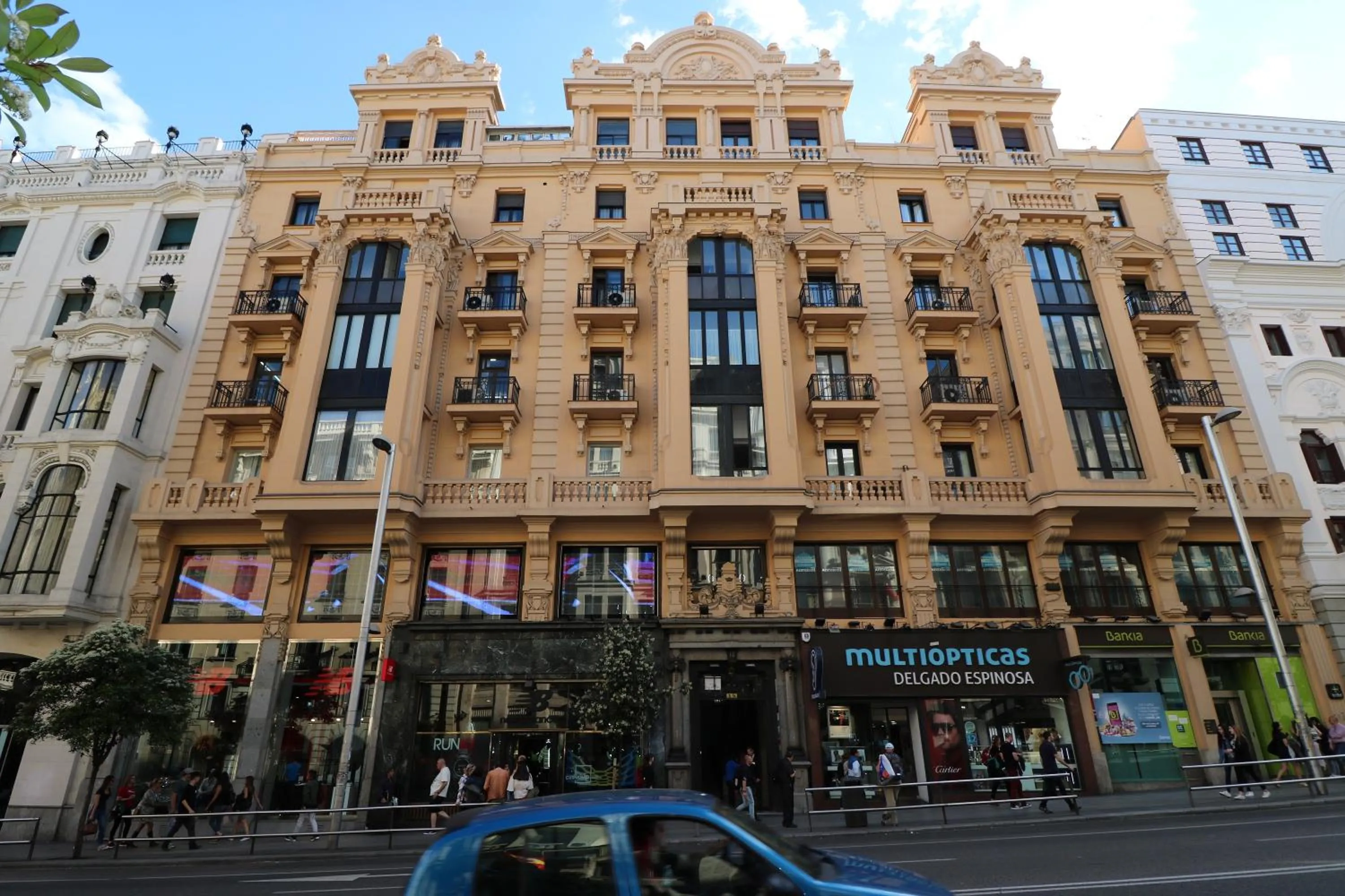 Property building in Hostal Hispano - Argentino Gran Vía